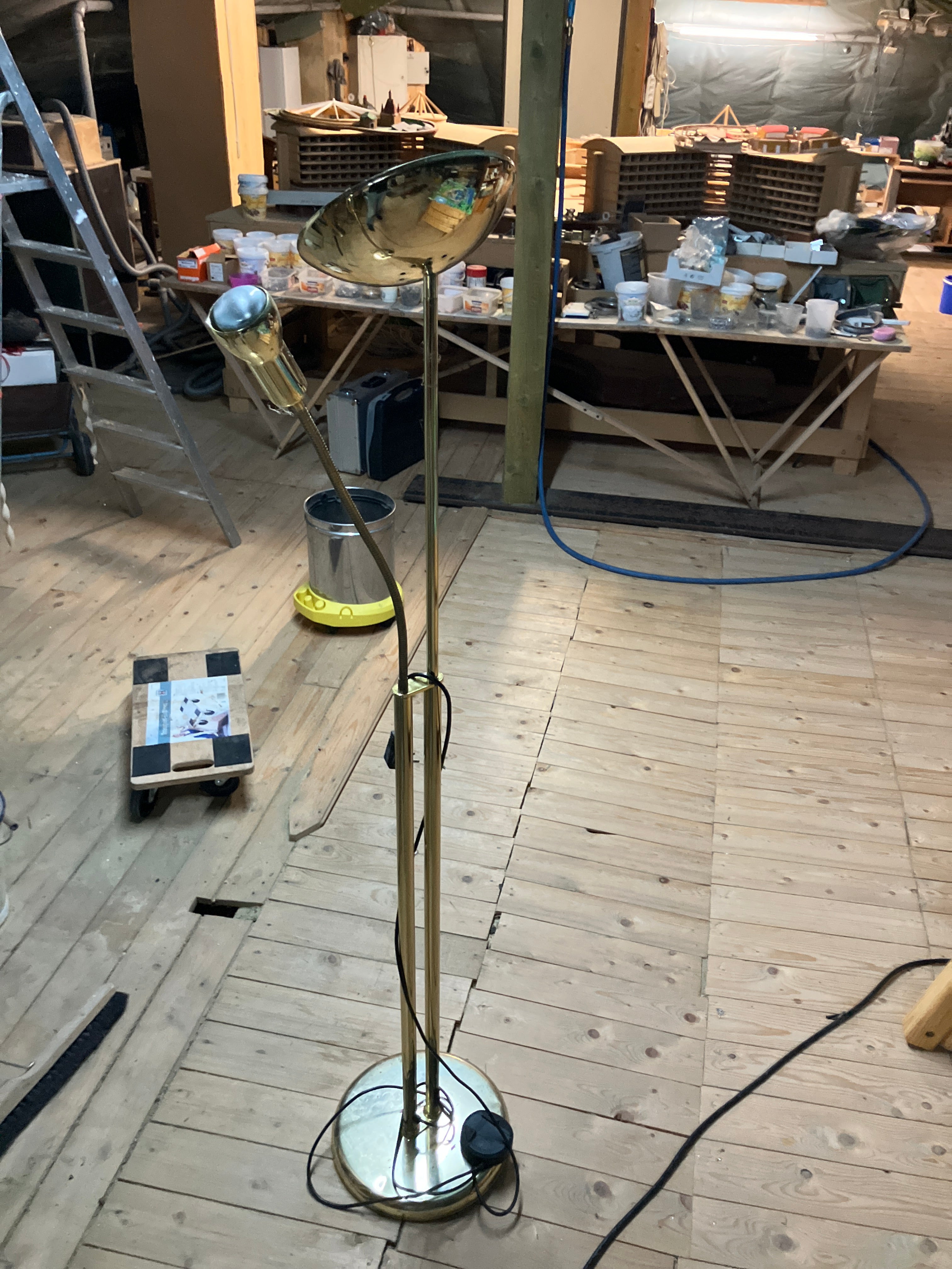 Generic Brass Torchiere Floor Lamp with Reading Light, 180 cm, Like New