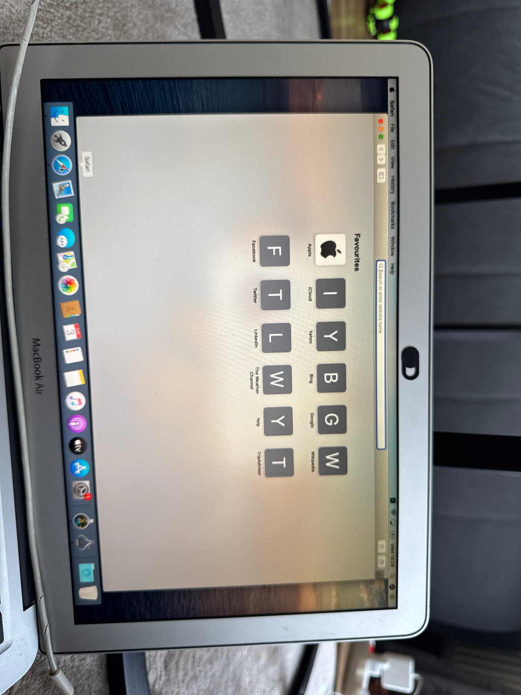 Apple MacBook Air 13 A1466 i5 8GB 256GB SSD Silber Normalzustand
