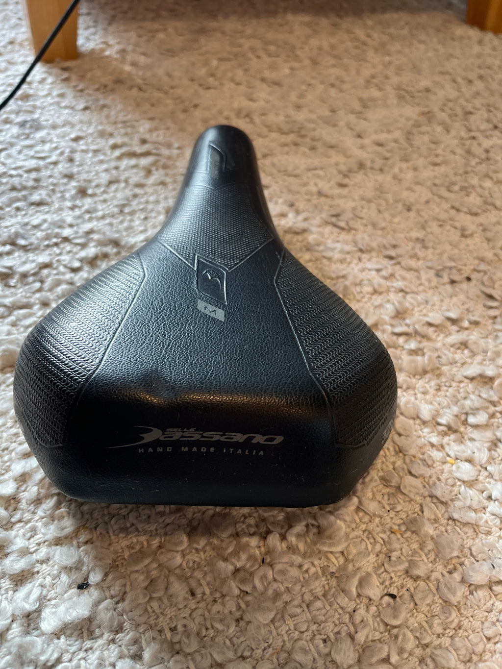 Selle Bassano Icon EL City Saddle Black Standard – Handmade Italy, Good Condition