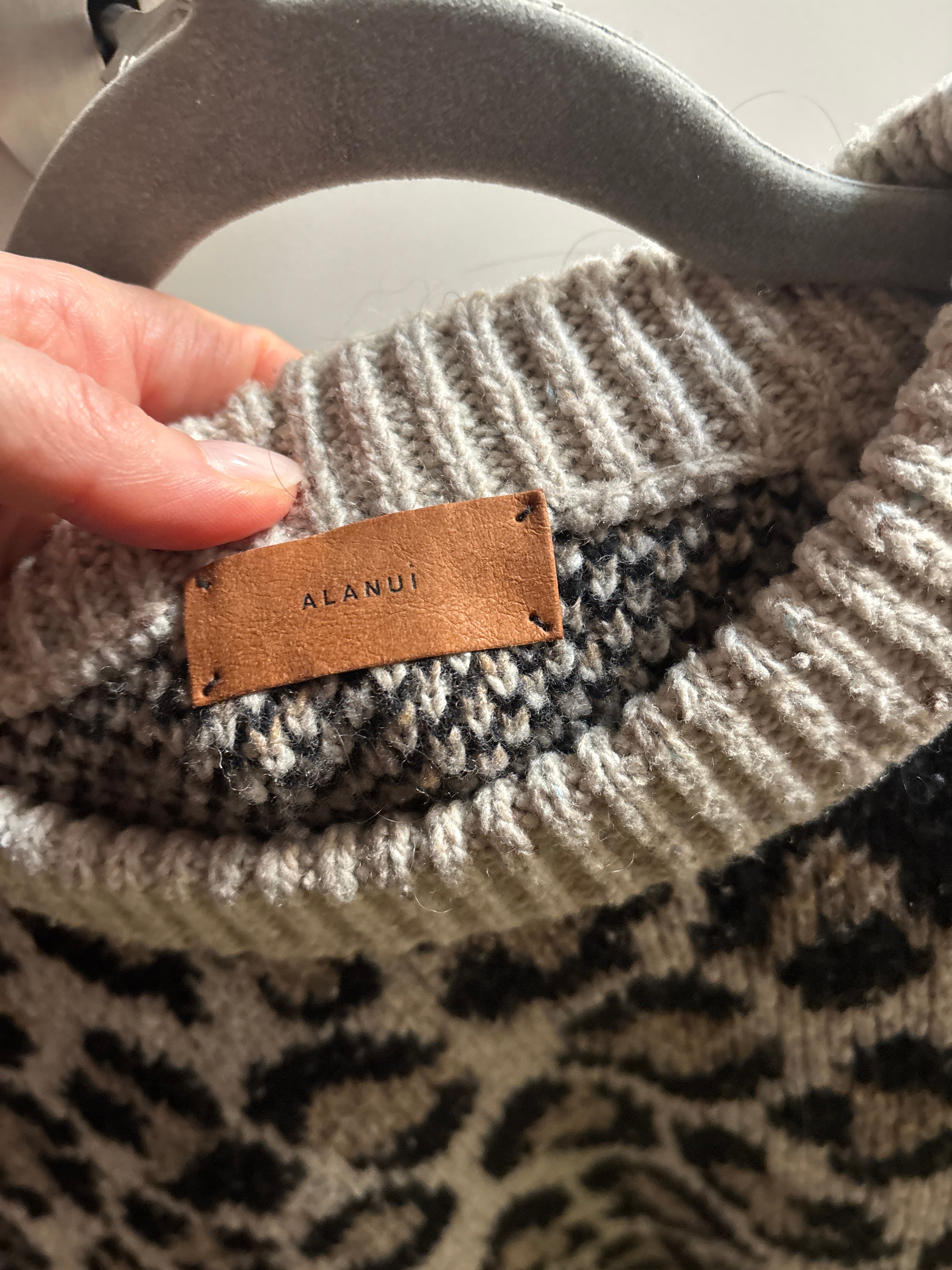 Alanui Leopard Jacquard Wool Blend Sweater Black Beige Size M – Italy