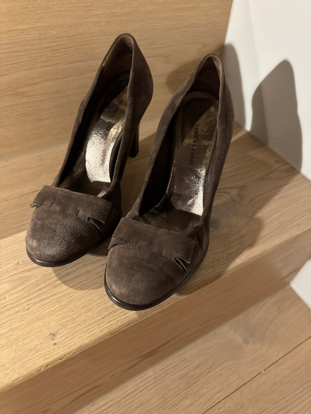 René Lezard chocolate brown suede pumps, size 38 EU / 7 US, made in Italy, good