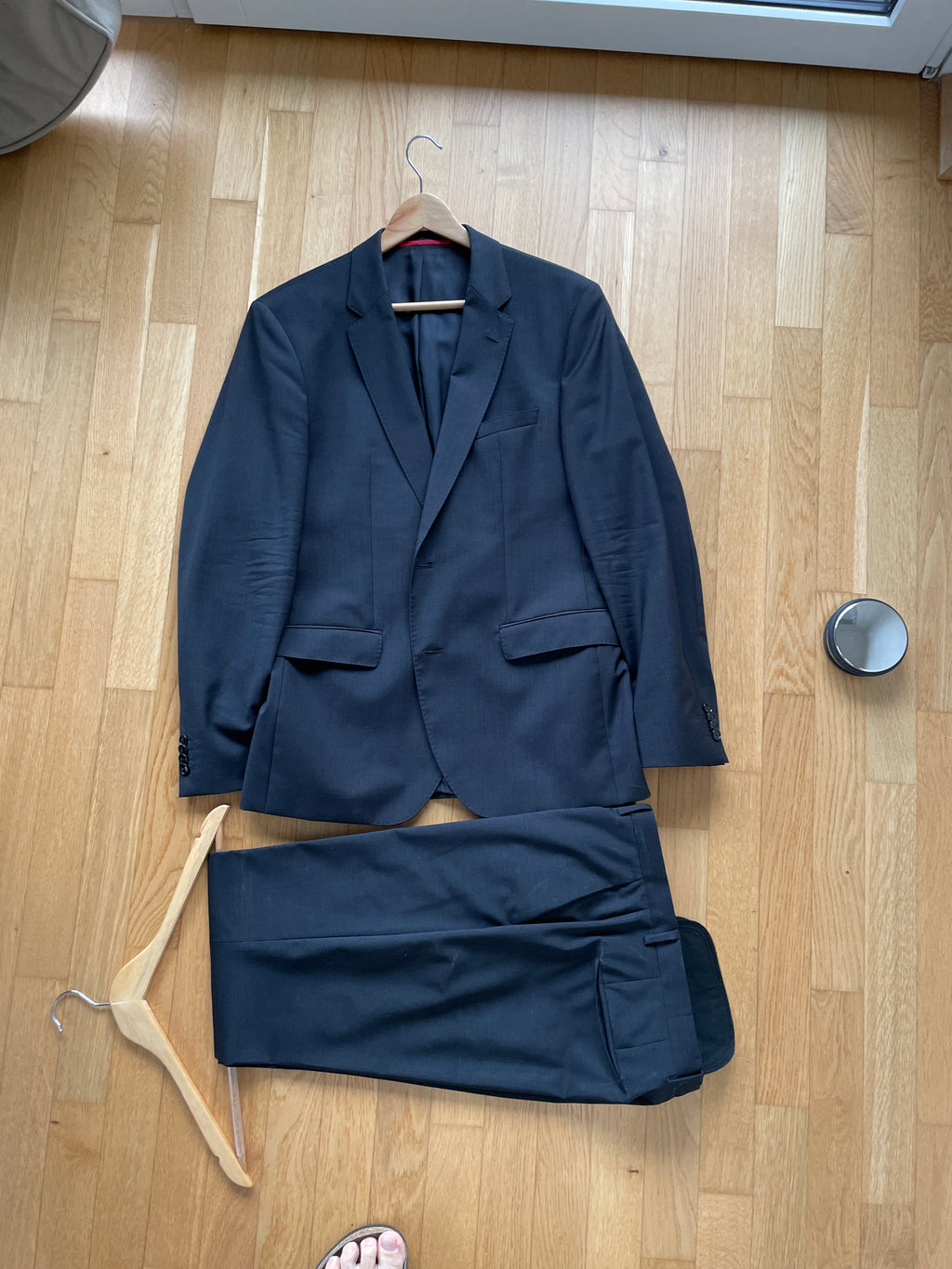 Hugo Boss Anzug Größe 50 Navy 100% Schurwolle – Sehr guter Zustand