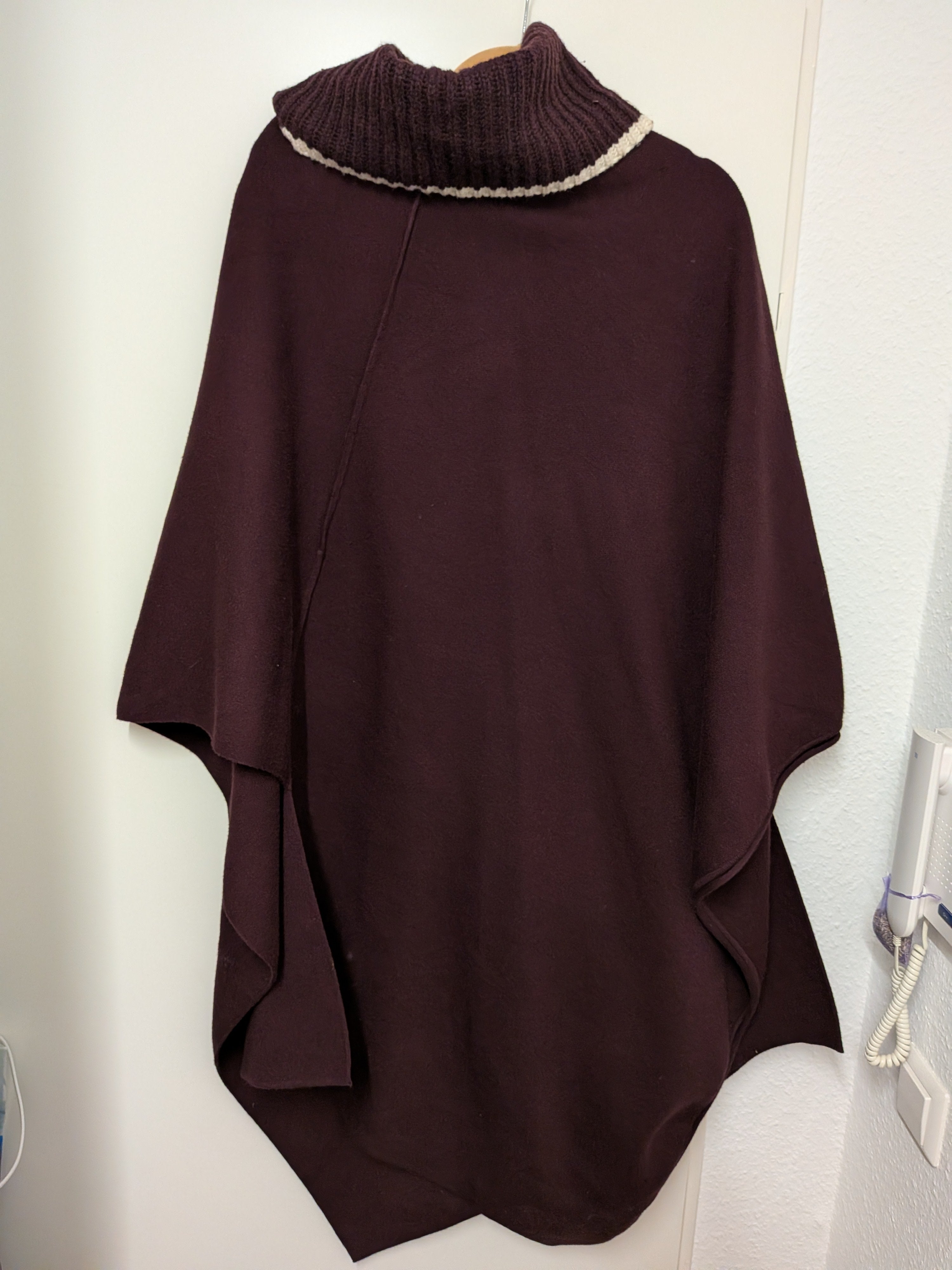 ZARA Strick Rollkragen Poncho/Cape, Dunkelburgund, Gr. S, Wie Neu