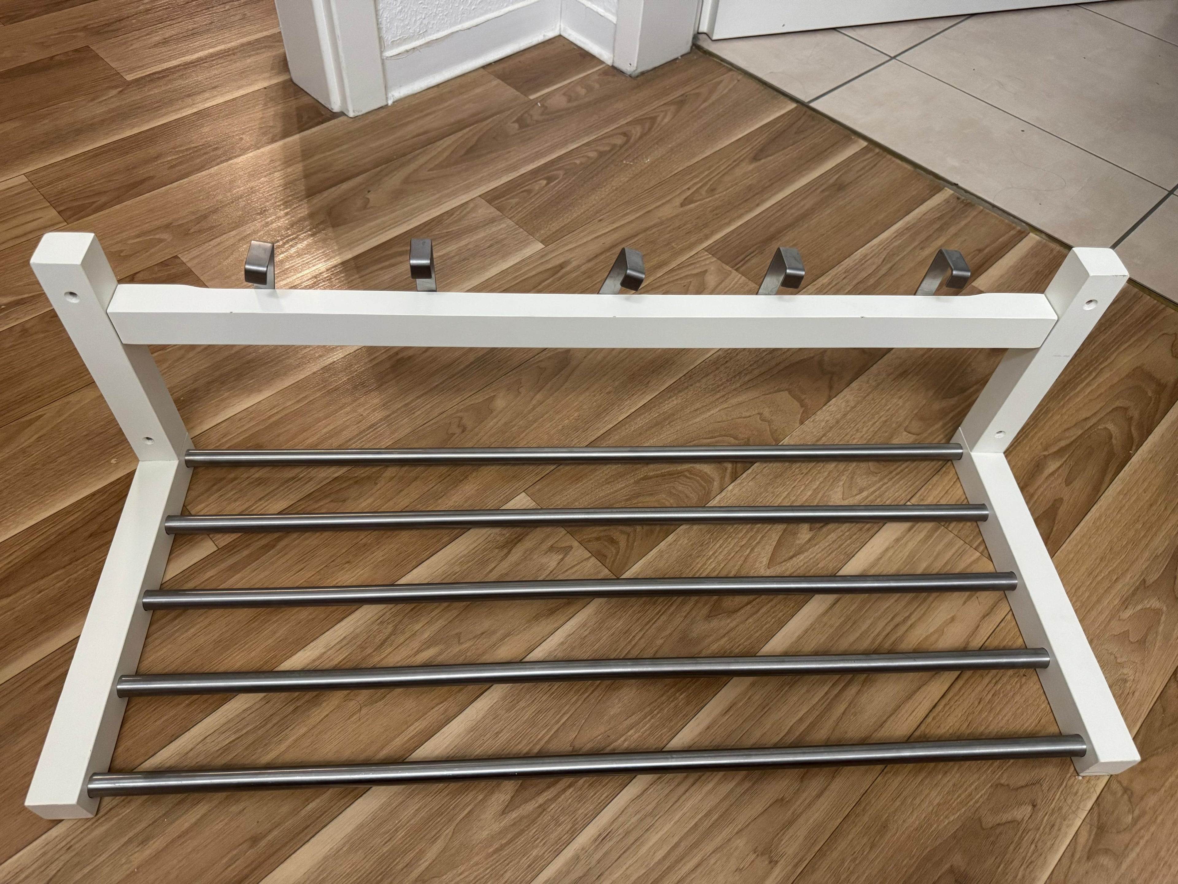 IKEA TJUSIG Wandgarderobe, Weiß, 78 cm, Montageset, sehr guter Zustand