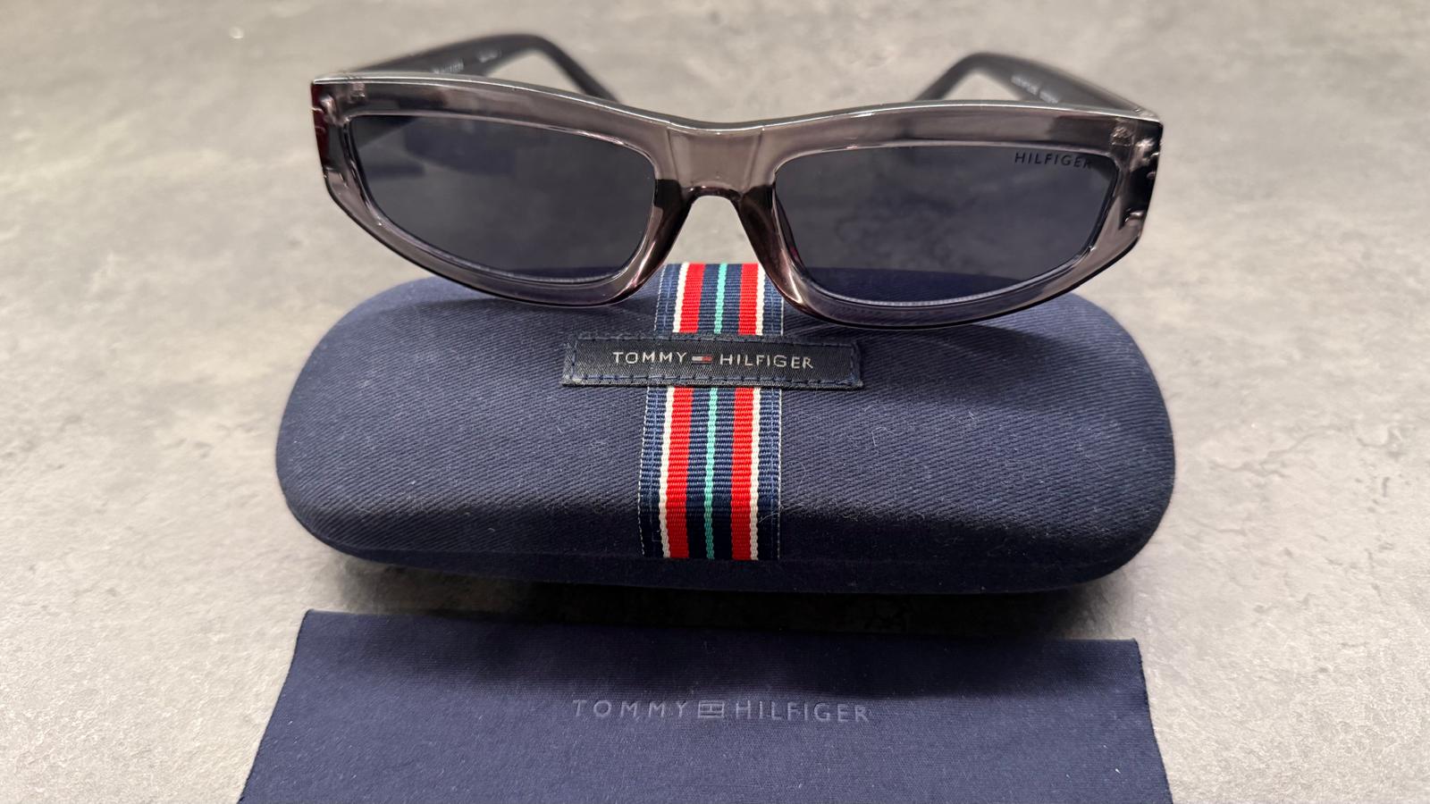 Tommy Hilfiger Jules Sunglasses | Smoke Grey | Acetate | 56-19-143 | Good