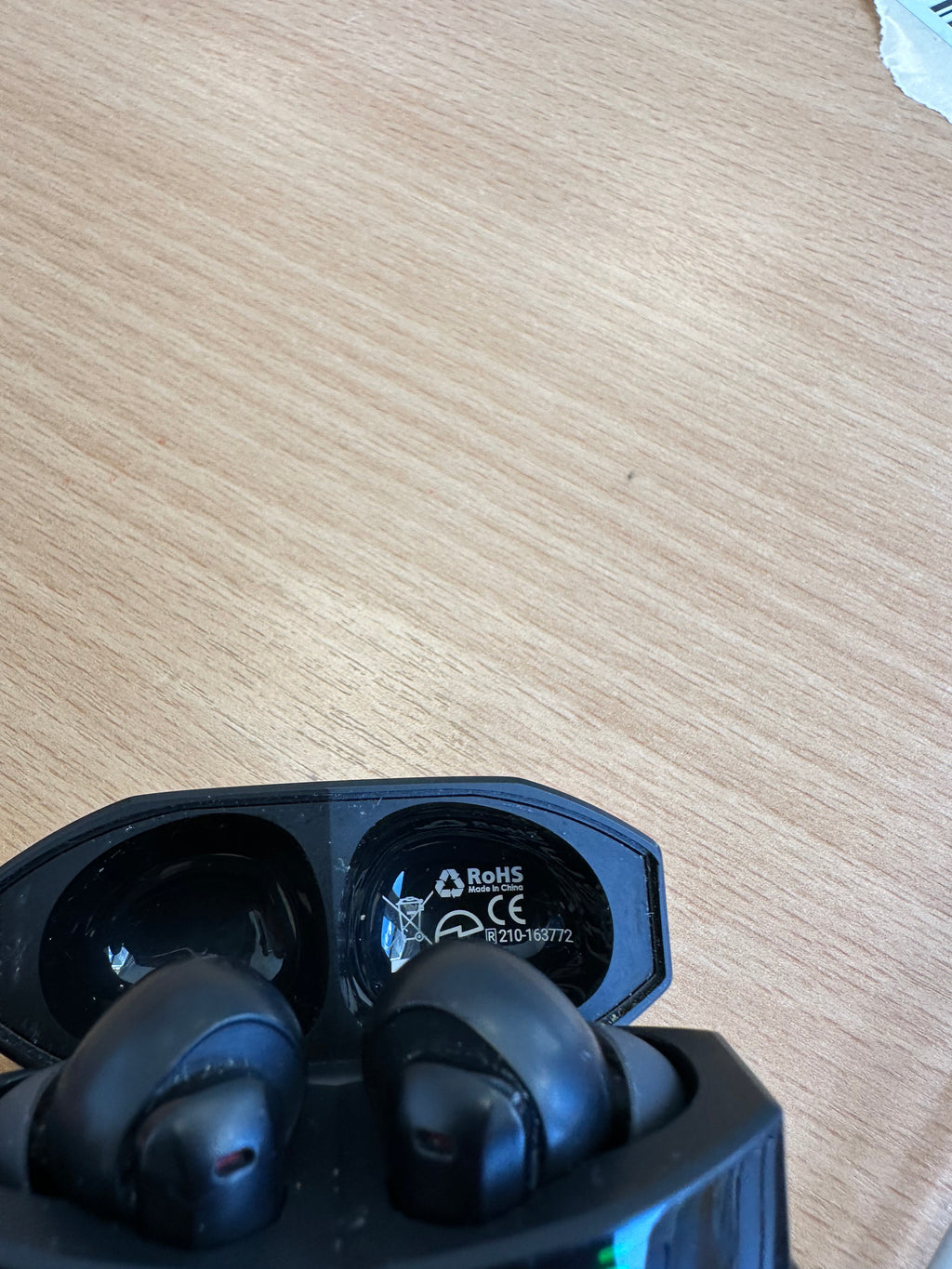 Black Shark T10 Gaming True-Wireless Earbuds Schwarz (LED) + Case, Zustand Gut