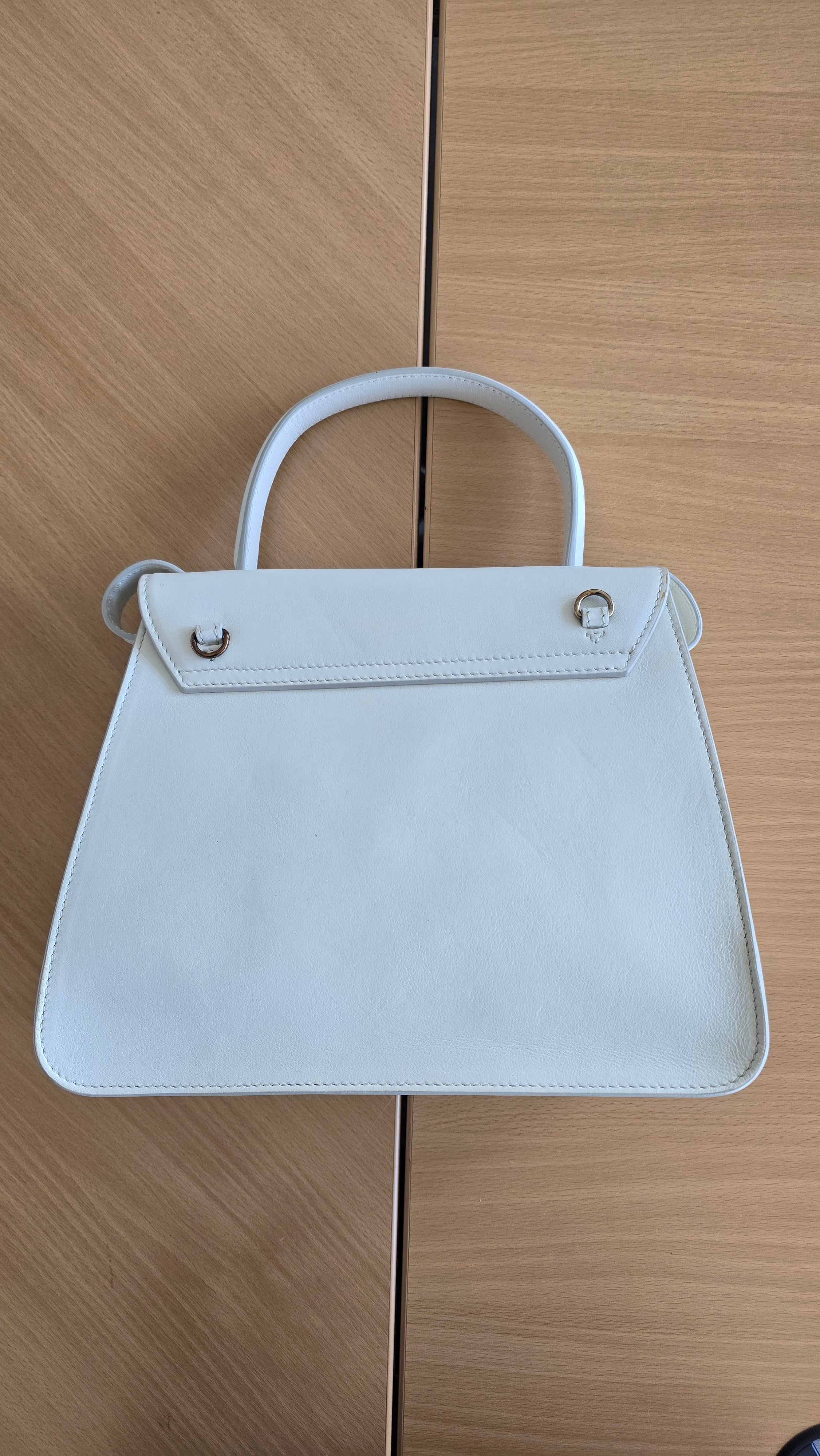 Escada weiße Leder Hand- & Umhängetasche Medium – wie neu