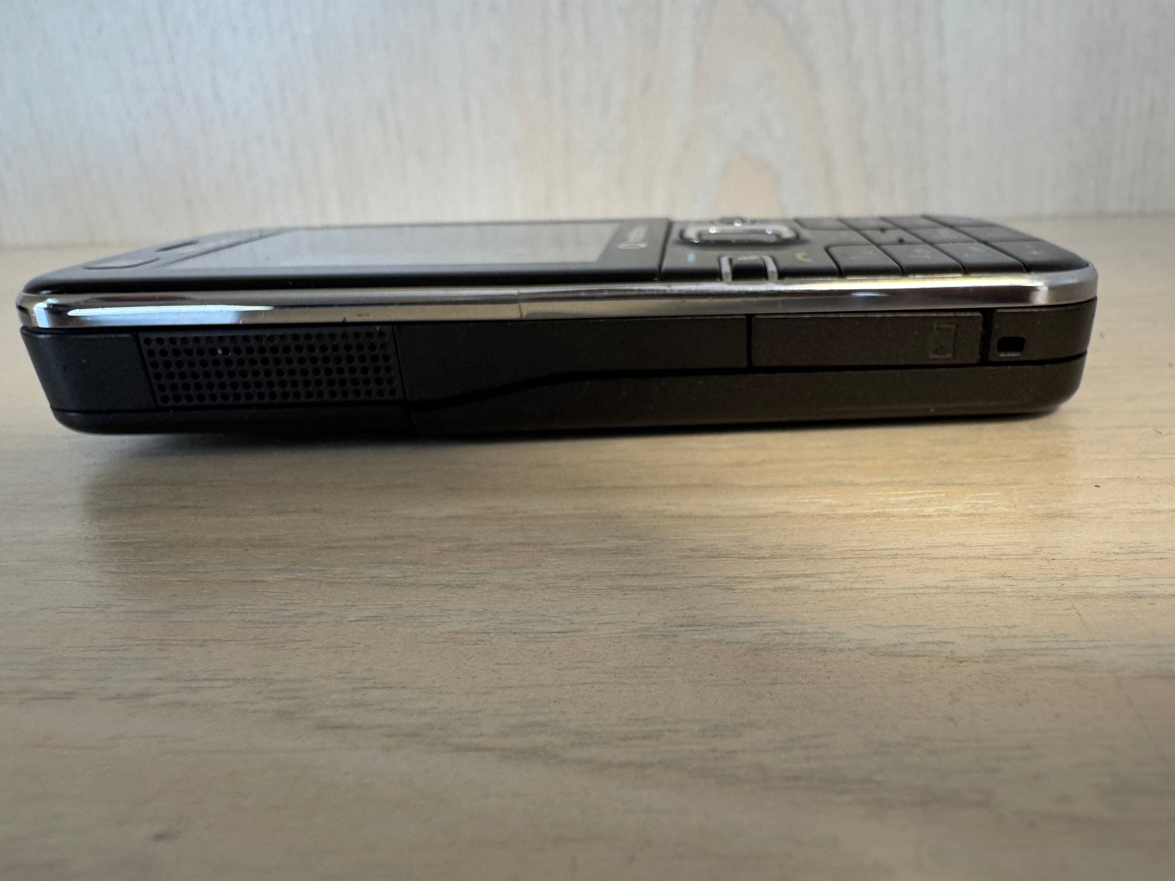 Nokia 2730 Classic (Vodafone) – voll funktionsfähig, Schwarz, inkl. Ladegerät