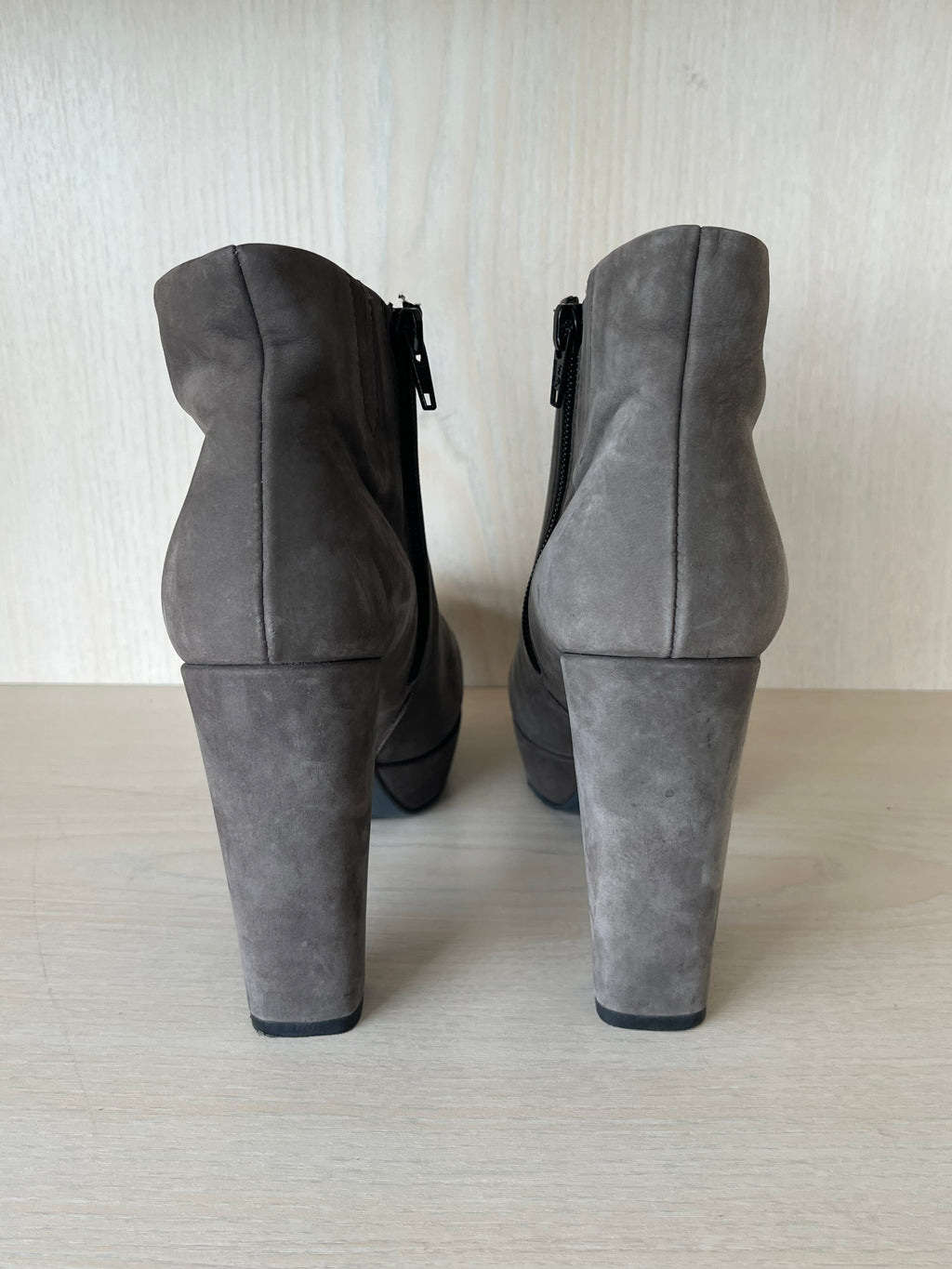 Kennel & Schmenger Ankle Boots – Veloursleder, Taupe, Gr. 38, Sehr Gut