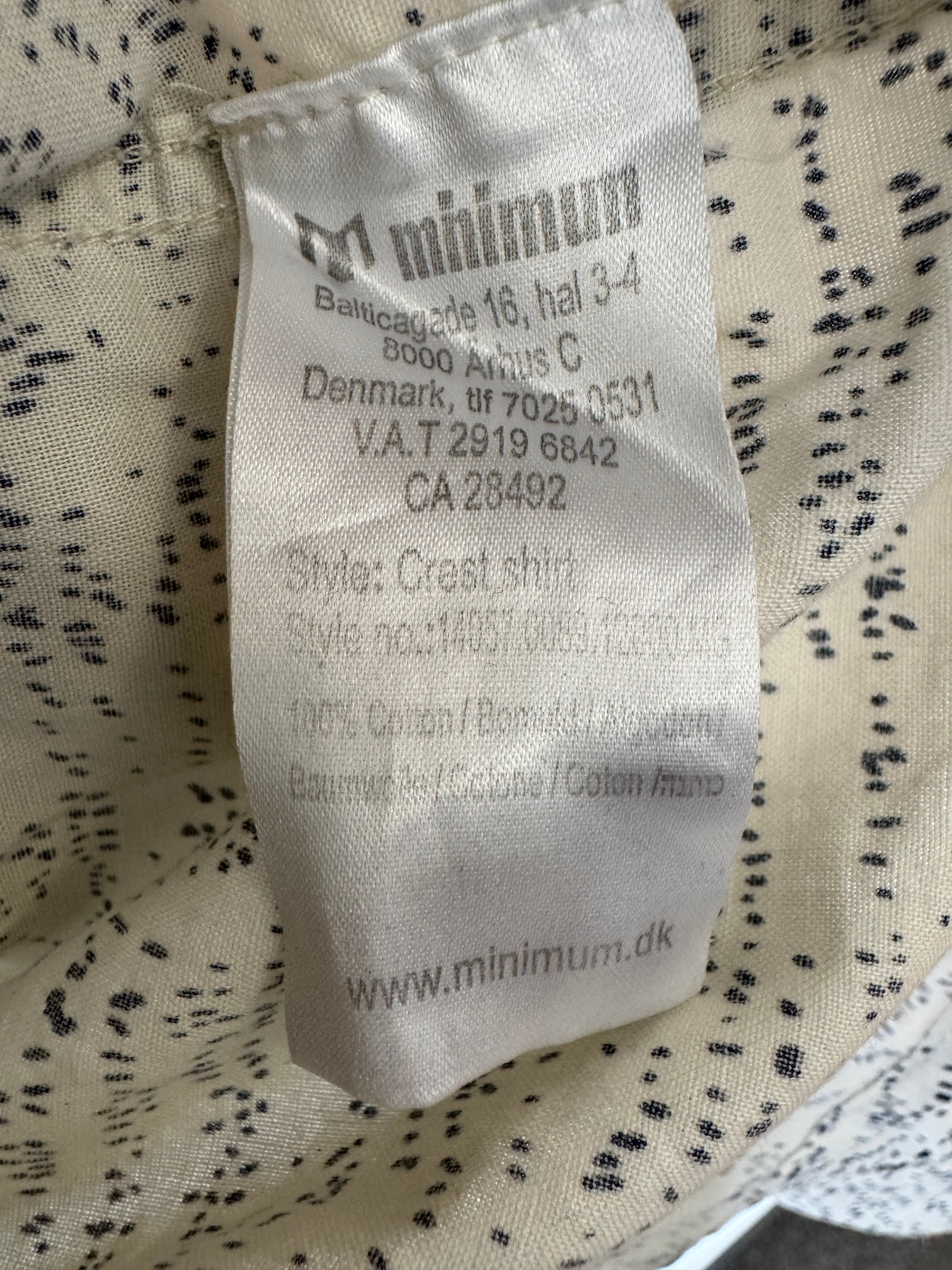 Minimum Crest Shirt, Medium, White/Black, Very Good