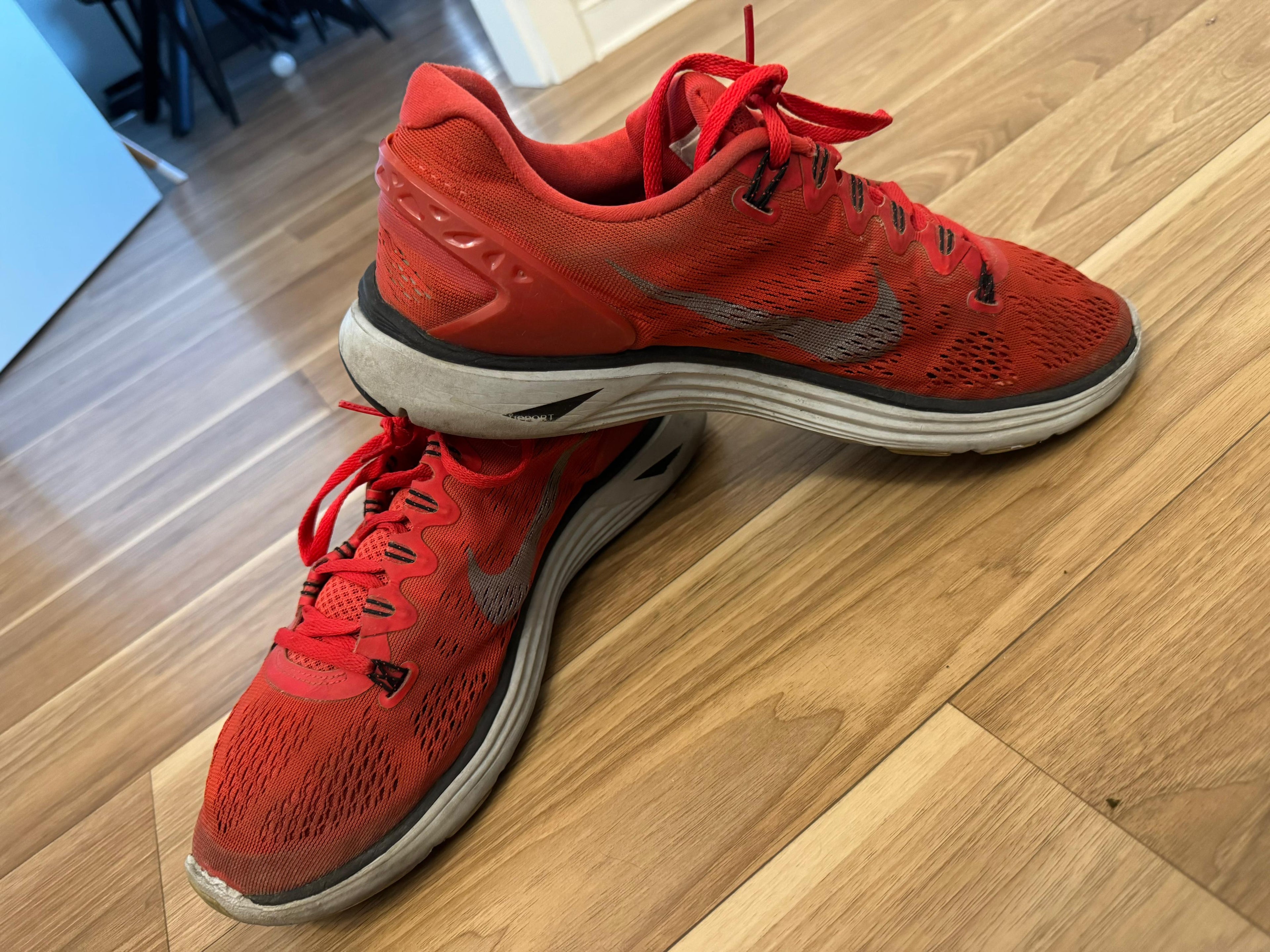 Nike Lunarglide 5 Größe 45 EU / 11 US – rote Laufschuhe gebraucht