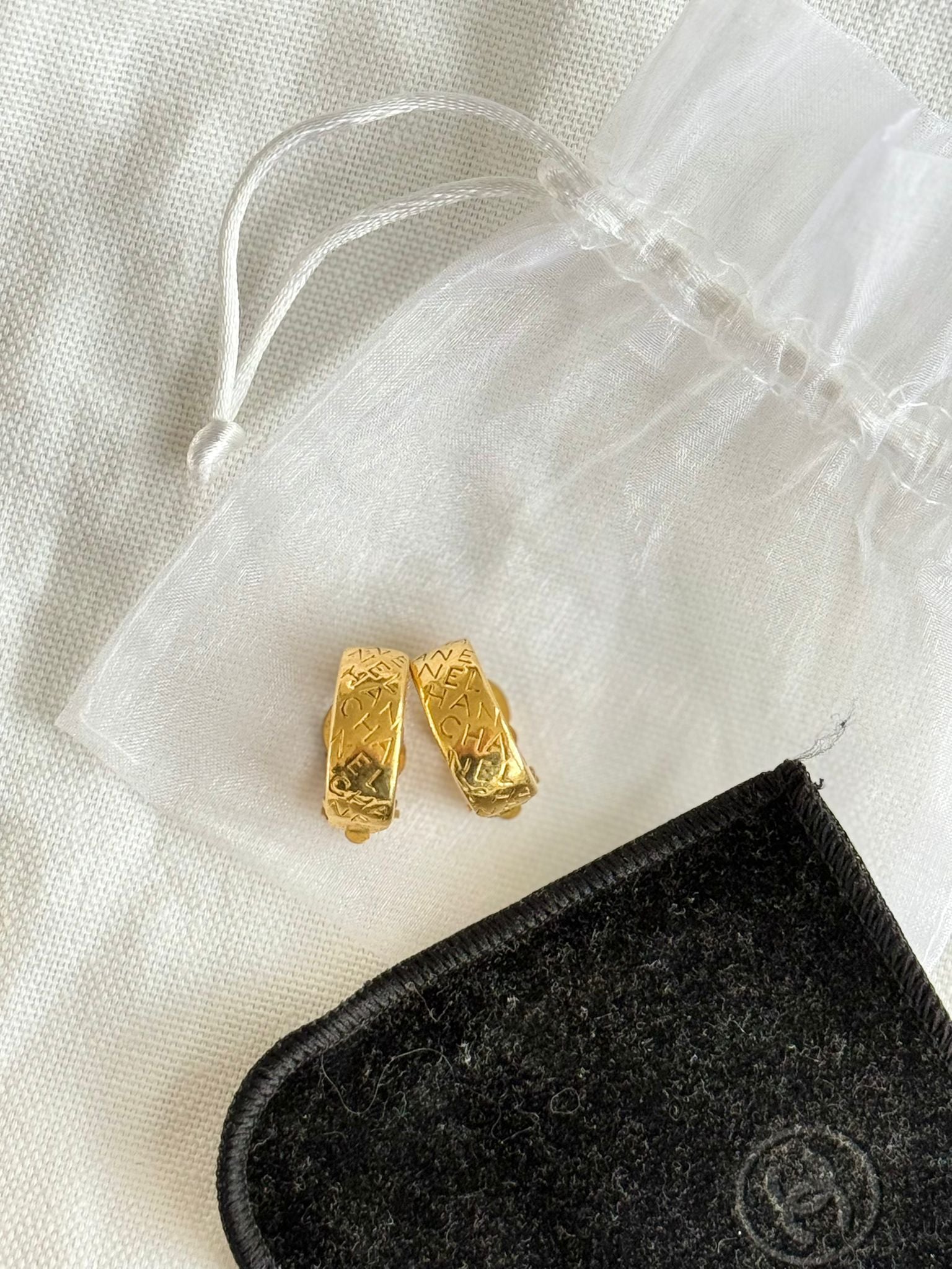 Authentic CHANEL Vintage Gold Medium CC Logo Clip-On Hoop Earrings – Good Condition