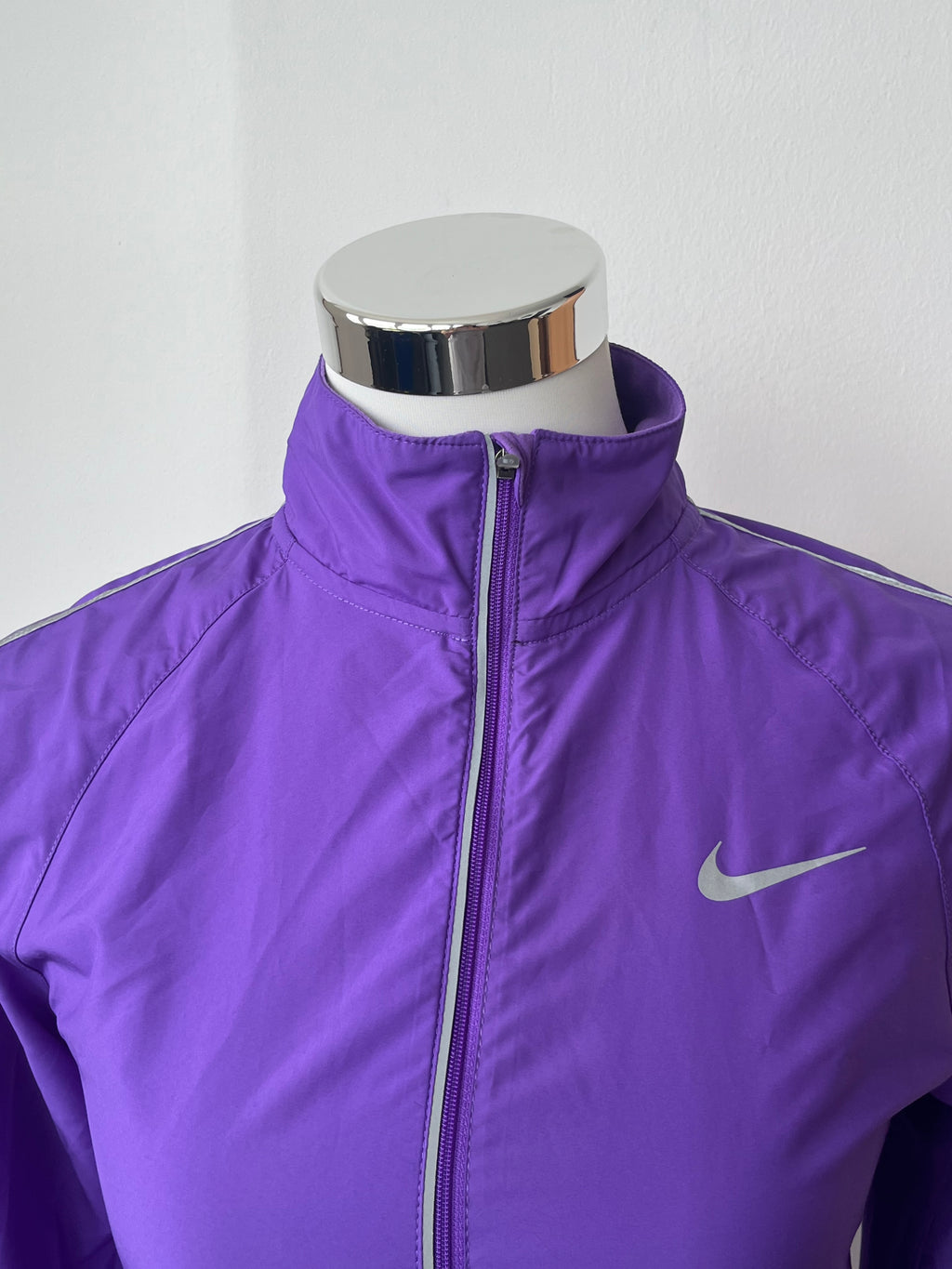 Nike Damen Laufjacke XS lila reflektierend, sehr guter Zustand