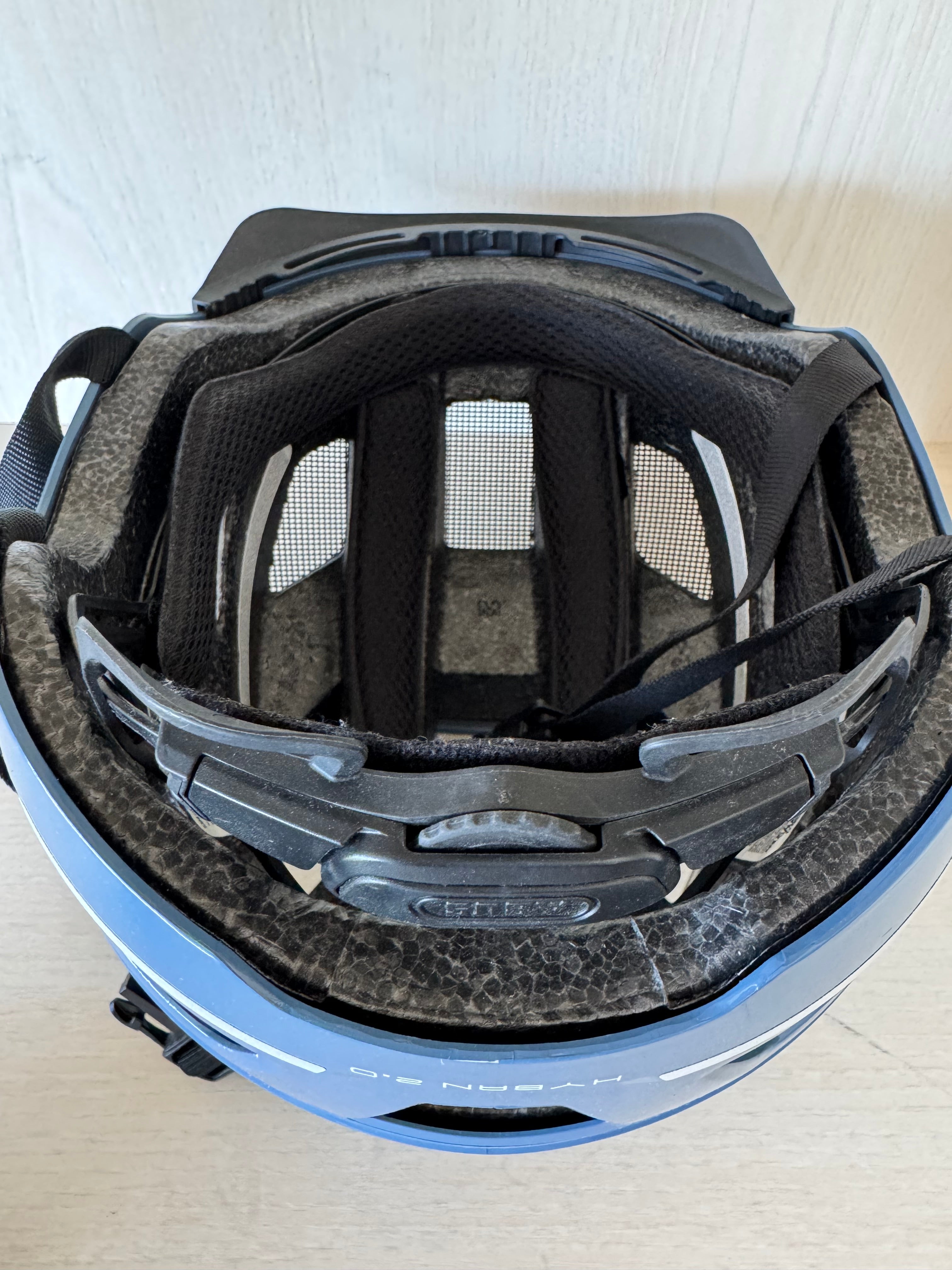 ABUS Hyban 2.0 Urban Fahrradhelm M (52-58 cm) mit LED – Polarblau, sehr gut