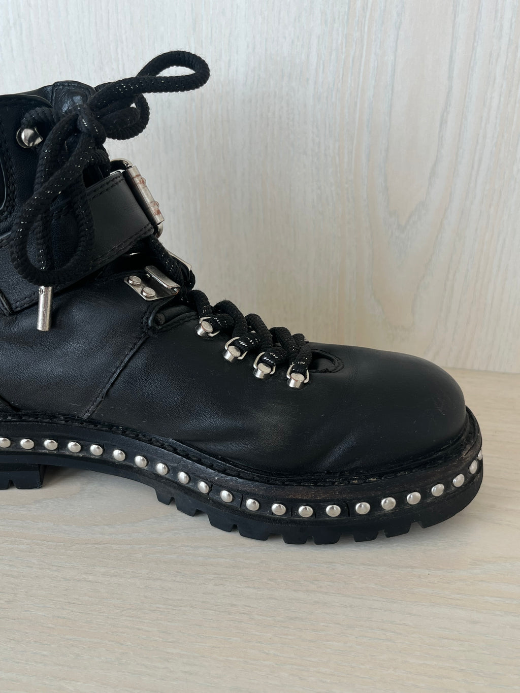 Lola Cruz Leder Combat Boots Nieten Schwarz EU 37 Zustand Gut