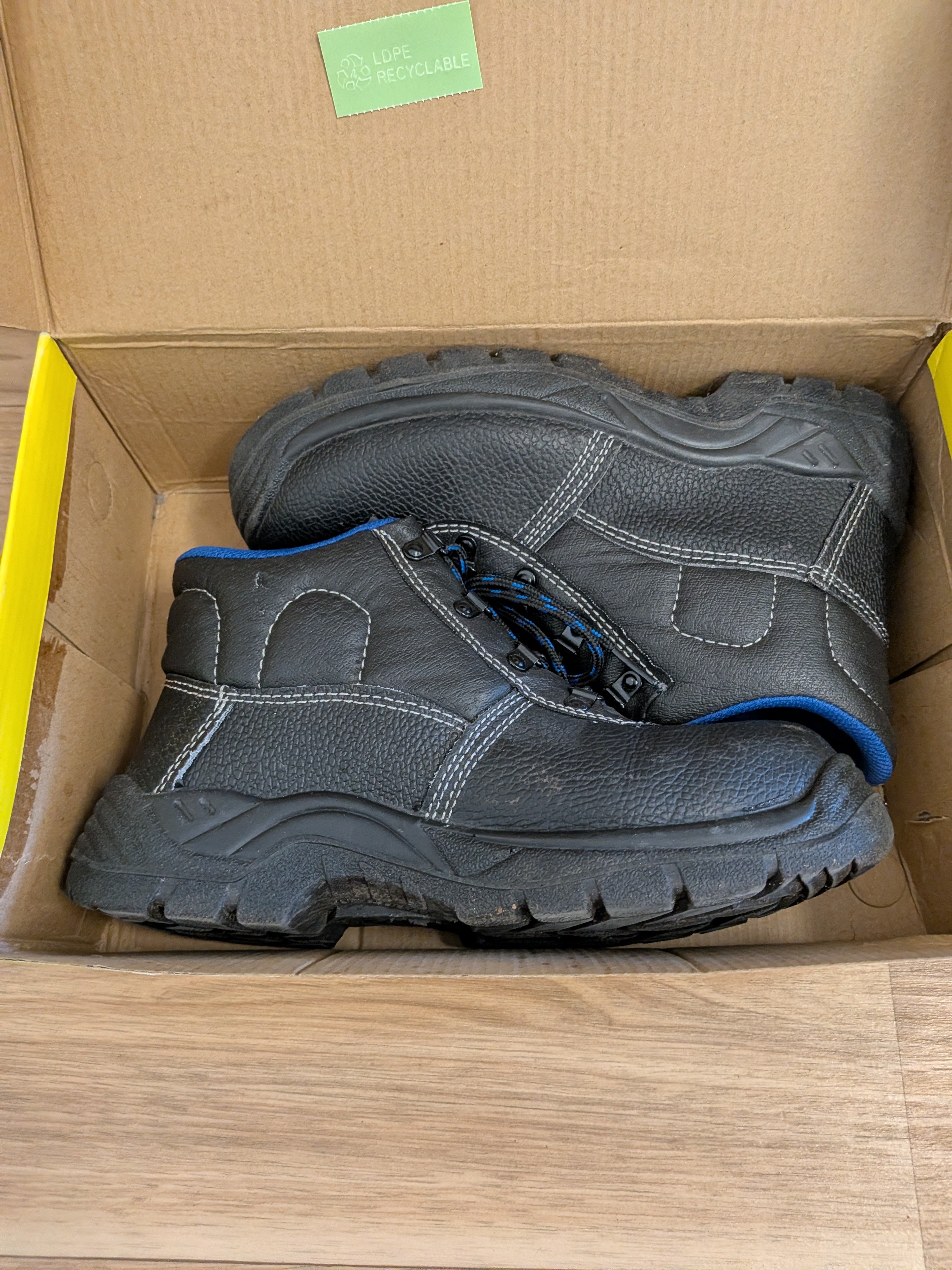 Like New S3 Safety Boots Size 42 Black – Steel Toe & Puncture-Proof Sole