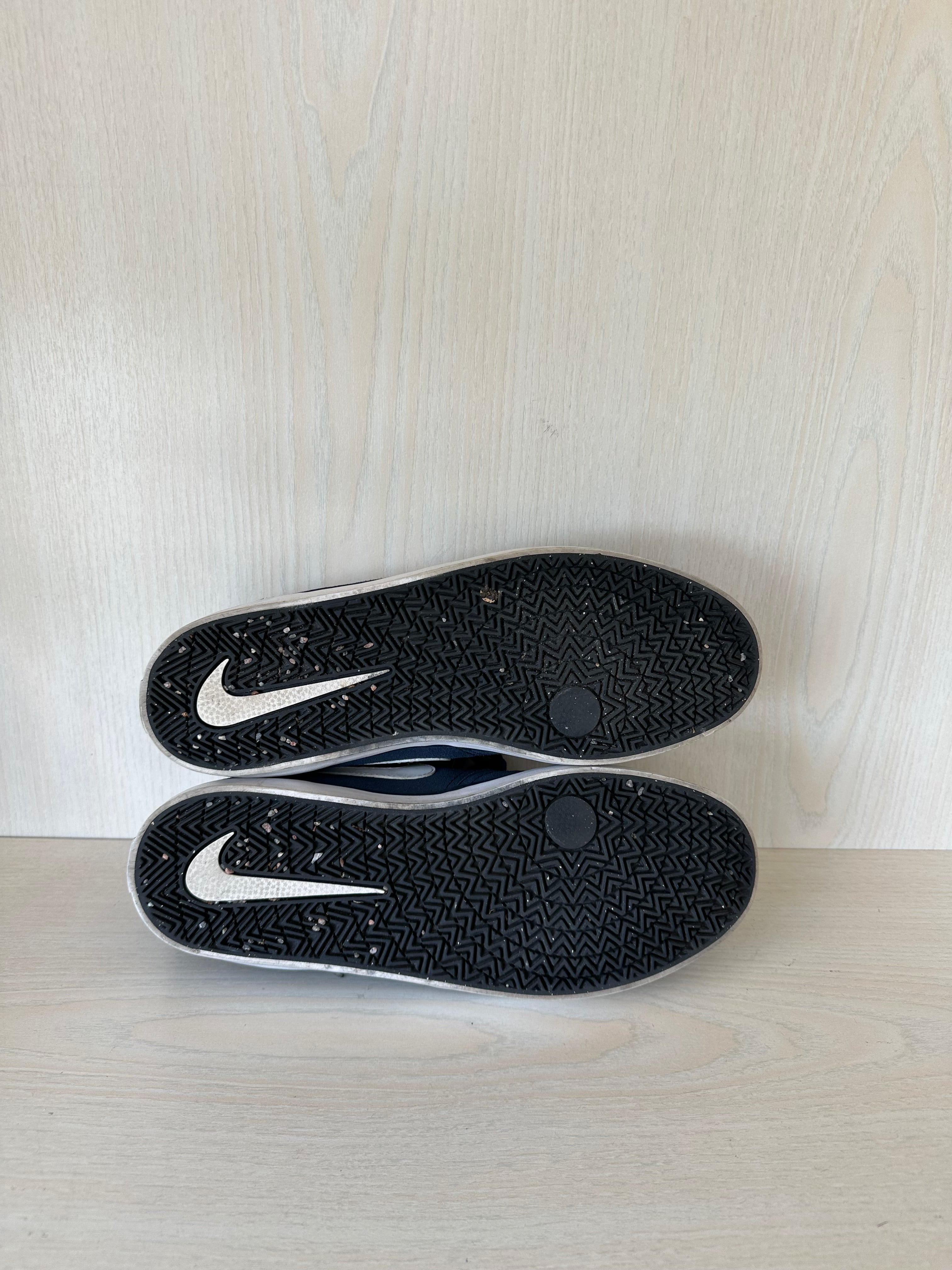 Nike SB Check Solarsoft – Midnight Navy – Gr. 44 EU/10 US – Guter Zustand