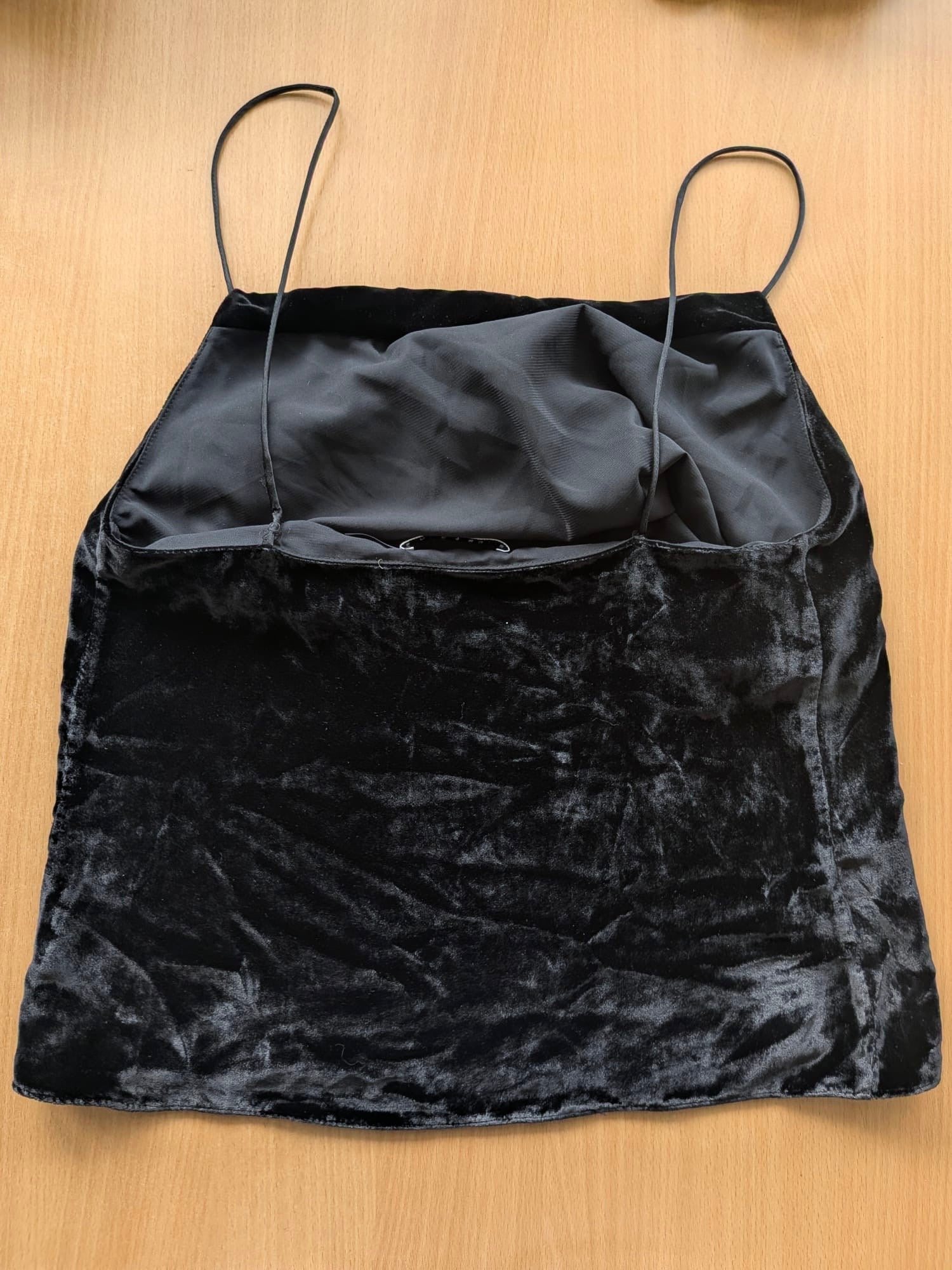 Alice + Olivia Black Velvet Spaghetti Strap Cami Top – XS, Normal Use