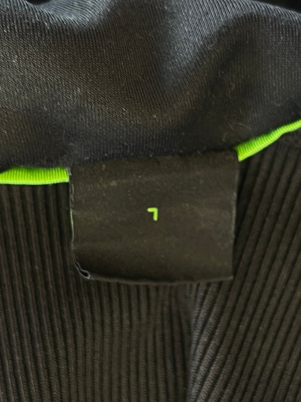BOSS Athleisure Trainingsanzug Größe M – Schwarz, guter Zustand