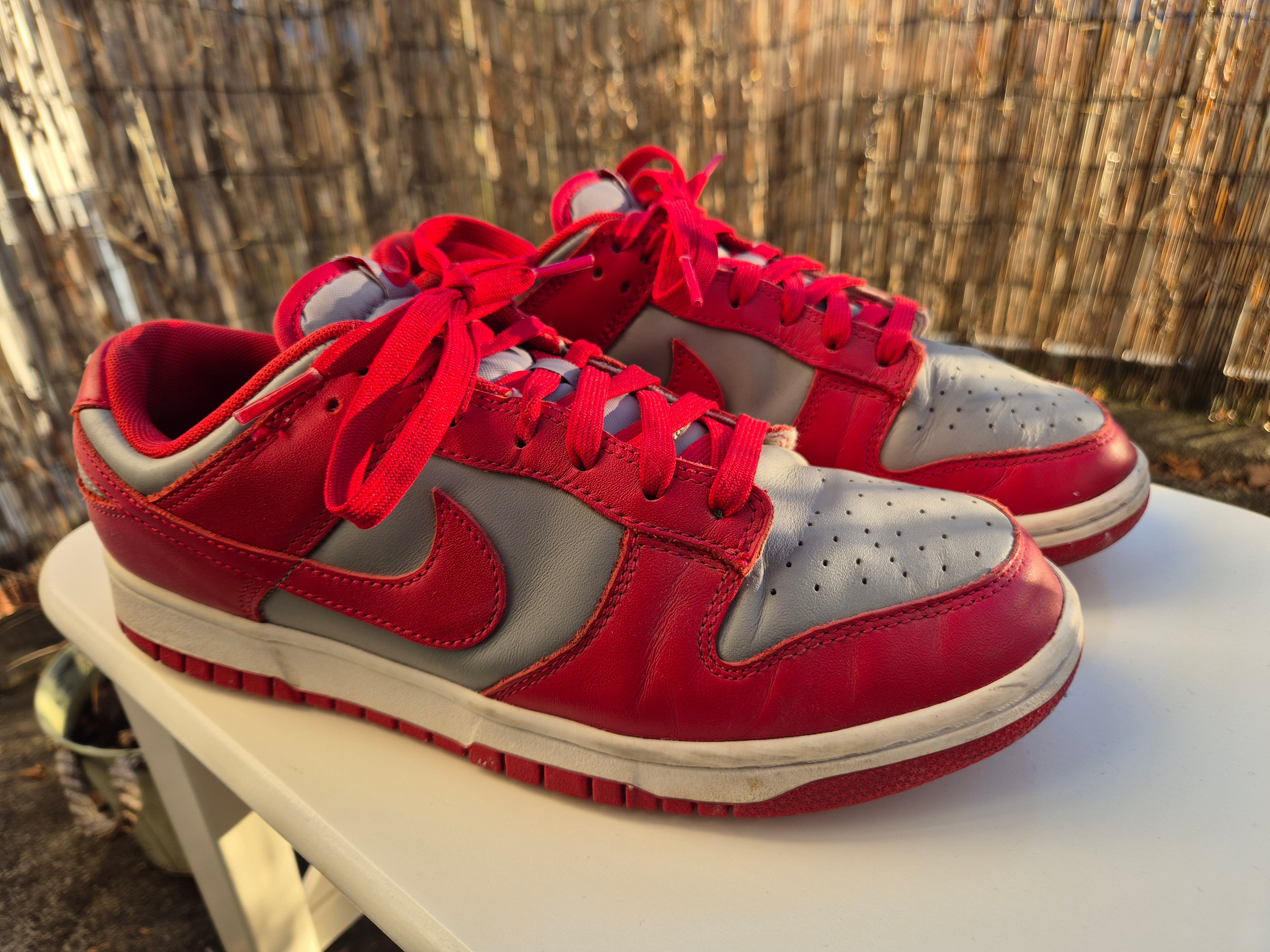 Nike Dunk Low UNLV EU 42,5 Neutral Grau/Rot | Kult-Sneaker | Guter Zustand