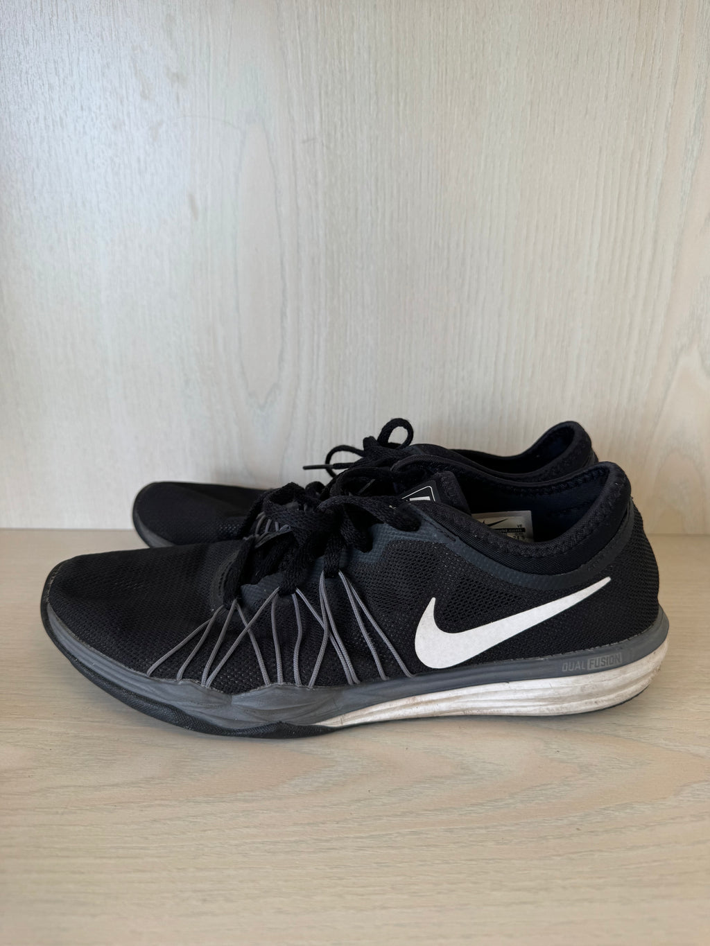 Nike Dual Fusion HIT Trainingsschuhe – Schwarz/Grau, Gr. 38.5, Gebraucht
