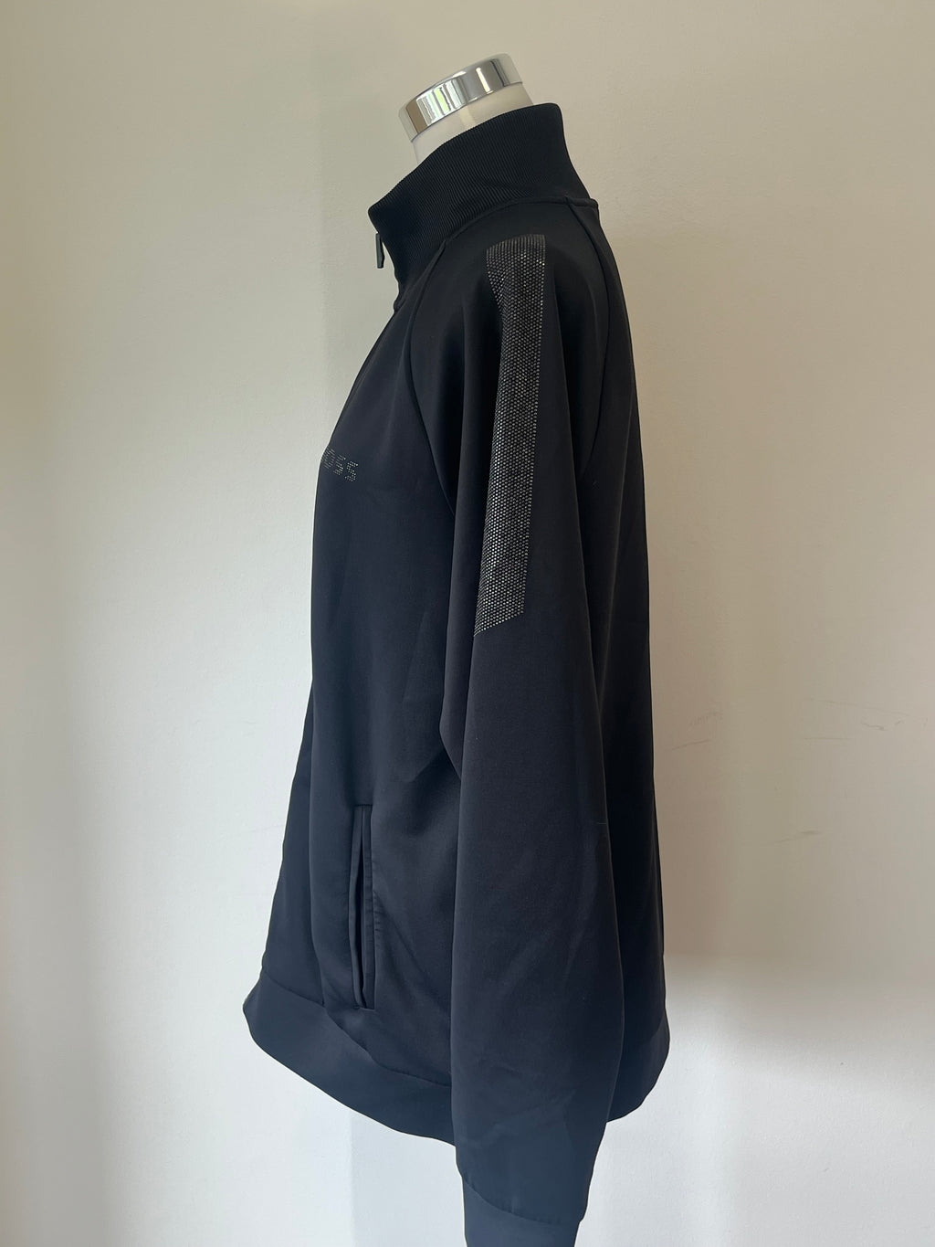 BOSS Athleisure Trainingsanzug Größe M – Schwarz, guter Zustand
