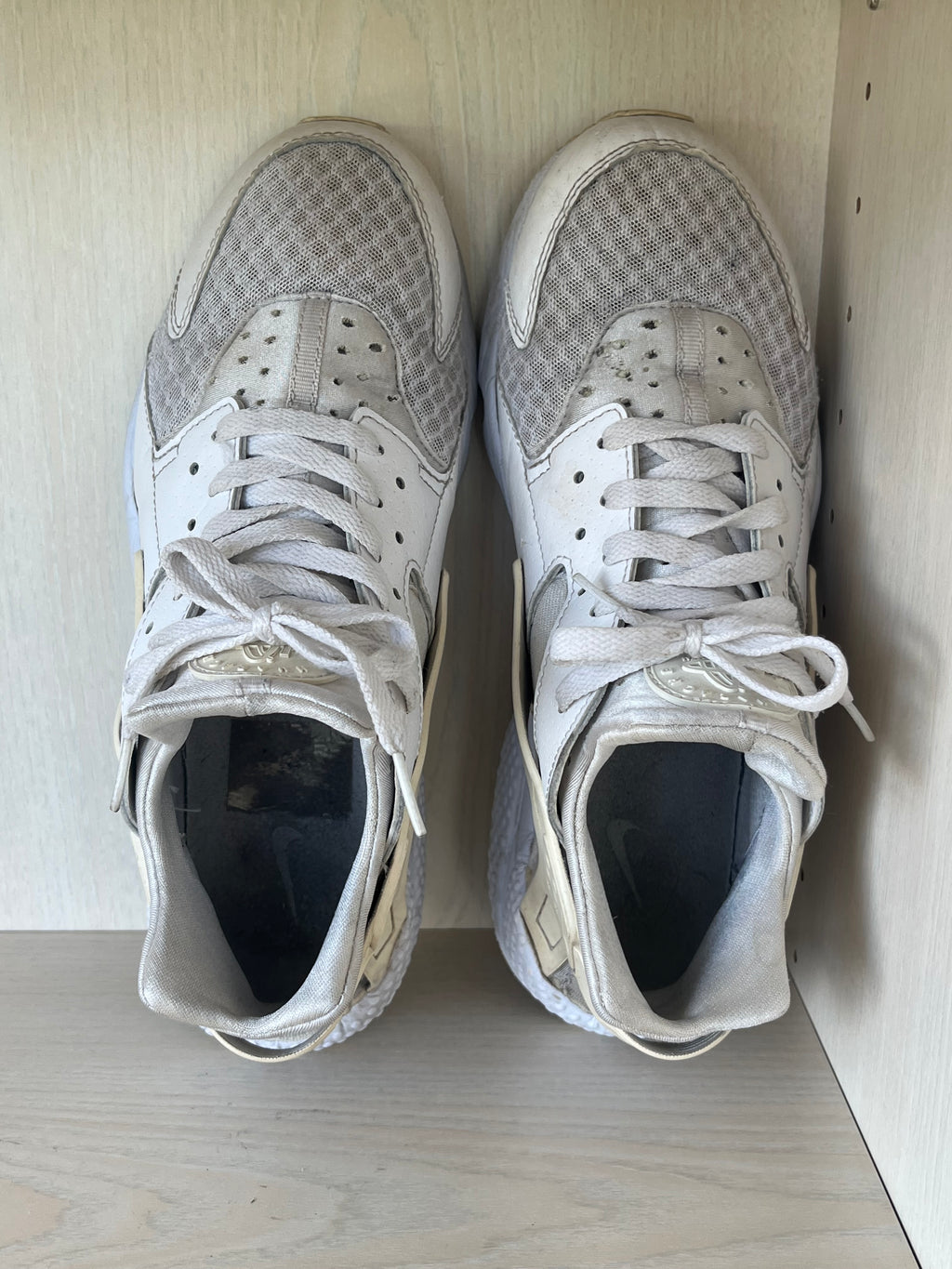 Nike Air Huarache “Triple White” – EU 44.5, Normal Use