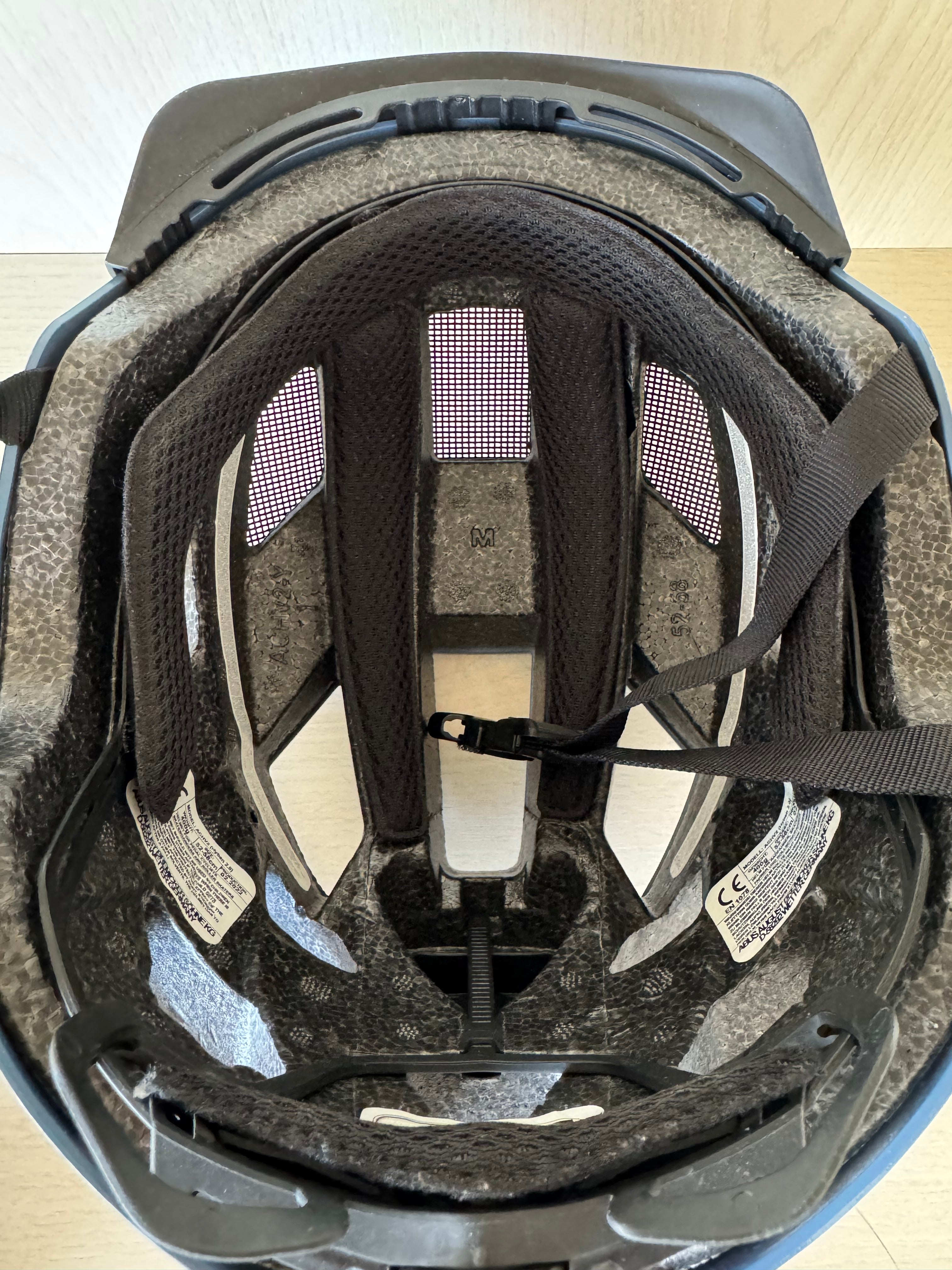 ABUS Hyban 2.0 Urban Fahrradhelm M (52-58 cm) mit LED – Polarblau, sehr gut