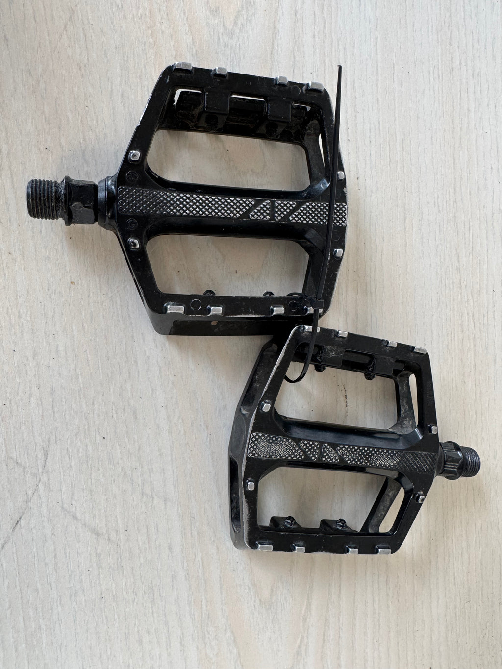 Wellgo B087 Platform Pedals, Black, 9/16, Normal Use