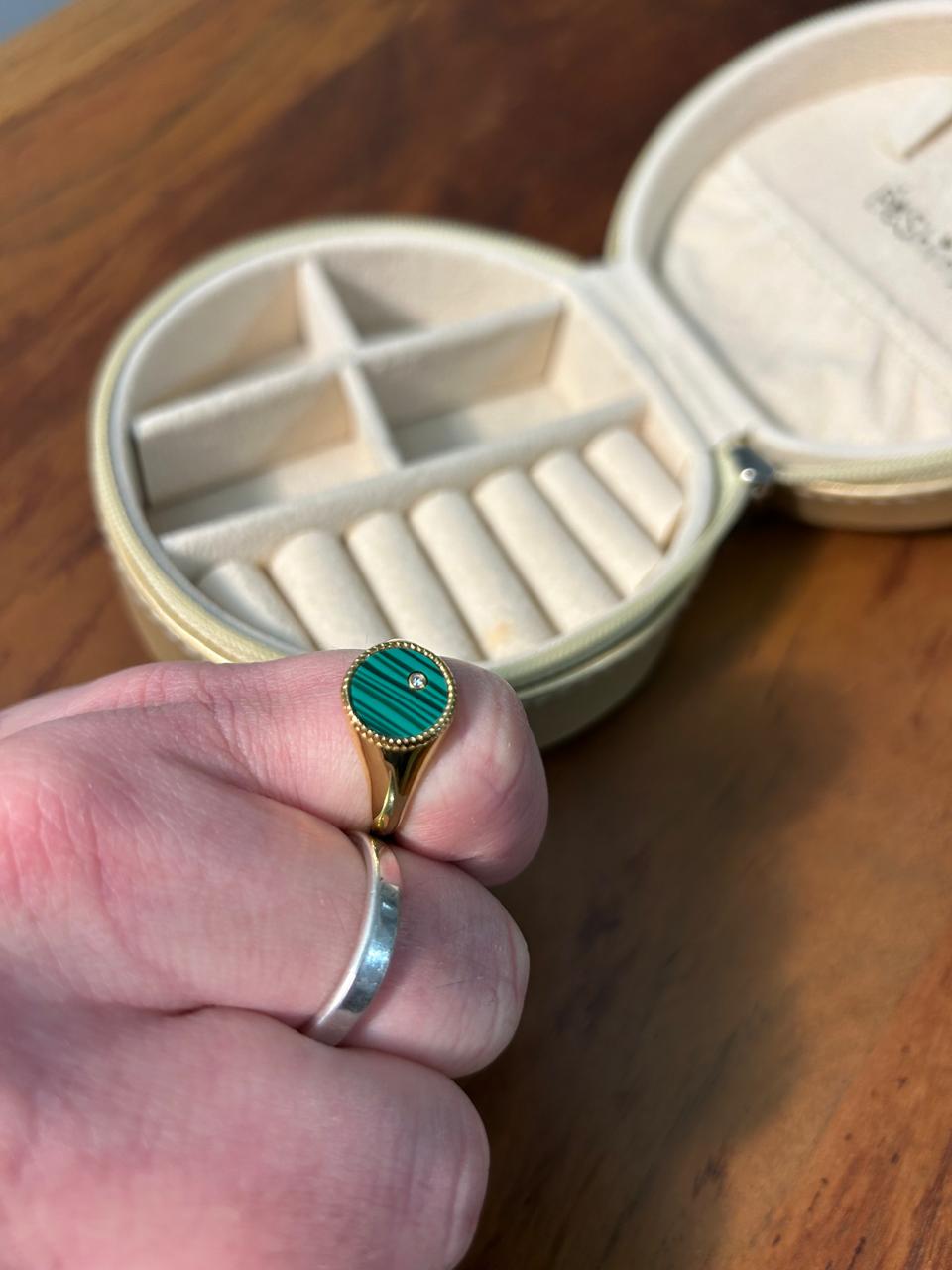 Yvonne Léon Ring 9kt Gelbgold Malachit Größe 52 Sehr Gut