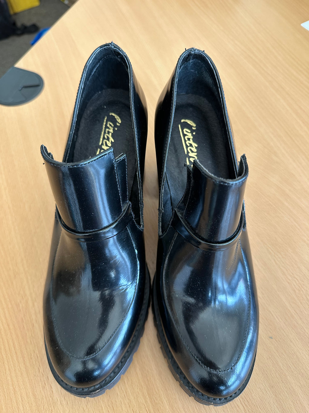 L’intervalle Loafer mit Absatz, Leder, Schwarz, Gr. 39, sehr guter Zustand