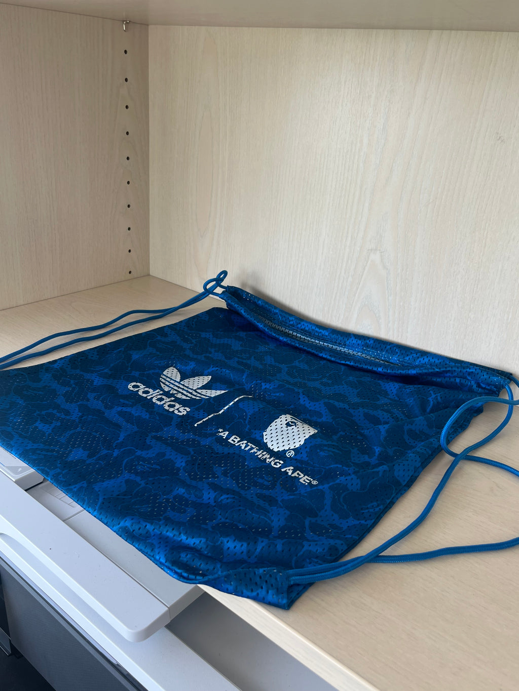 Adidas x BAPE Blue Camo Mesh Turnbeutel / Gym Sack, Sehr Gut, Medium