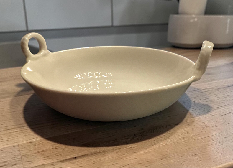 KPM Berlin Urbino Schale mit Griffen, weiß, Ø ca. 15 cm, sehr guter Zustand