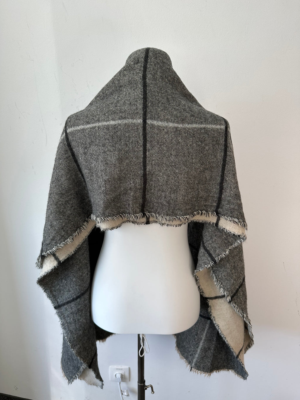 Wendeschal – Italian Wool, Grau/Beige, ca. 192×82 cm, Generic, neuwertig