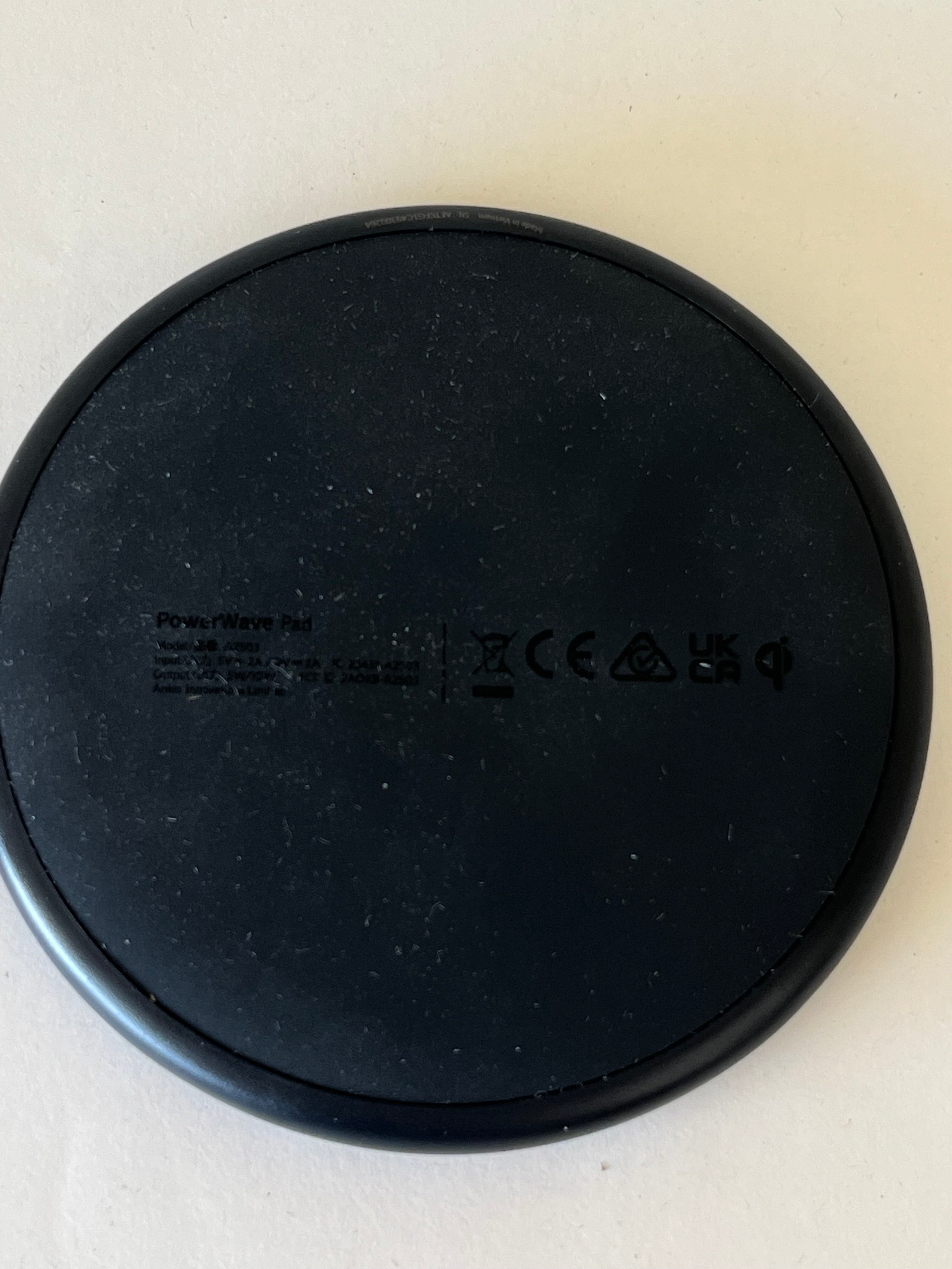 Anker PowerWave Pad A2503 – 10W Qi Wireless Charger, Schwarz, Sehr Gut
