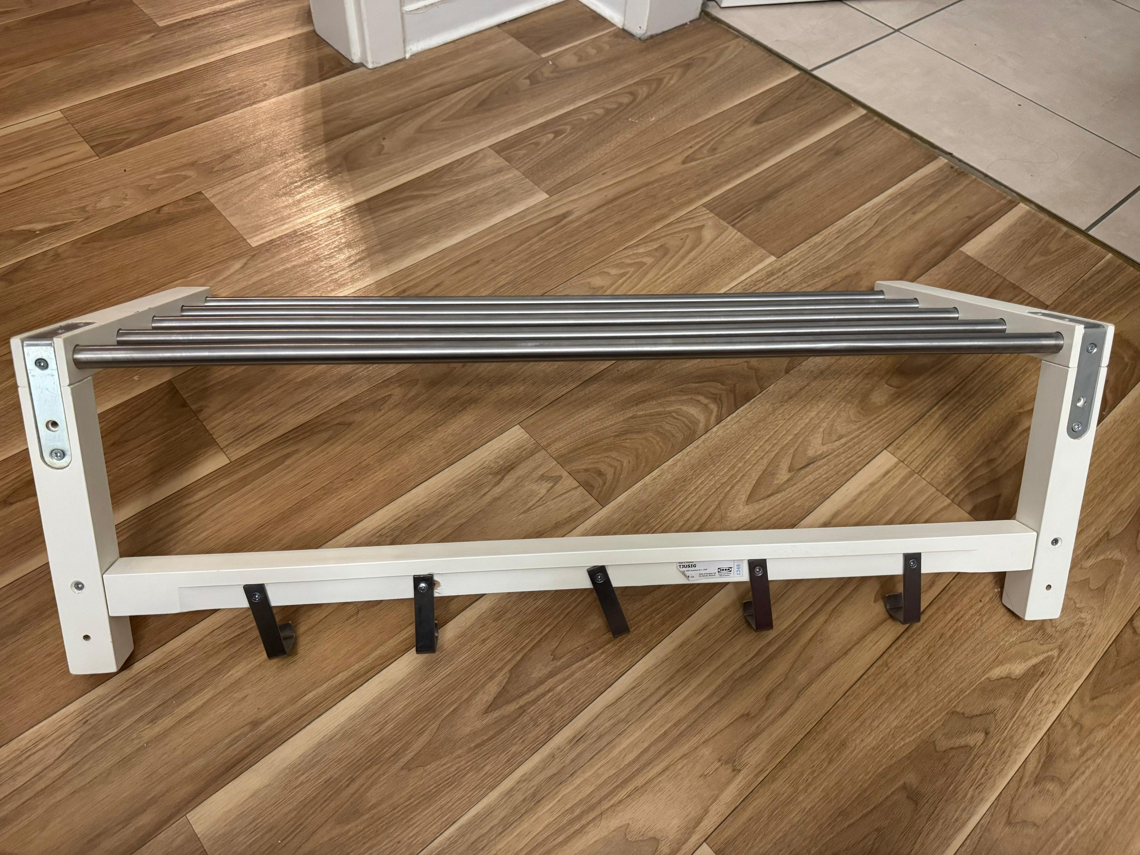 IKEA TJUSIG Wandgarderobe, Weiß, 78 cm, Montageset, sehr guter Zustand