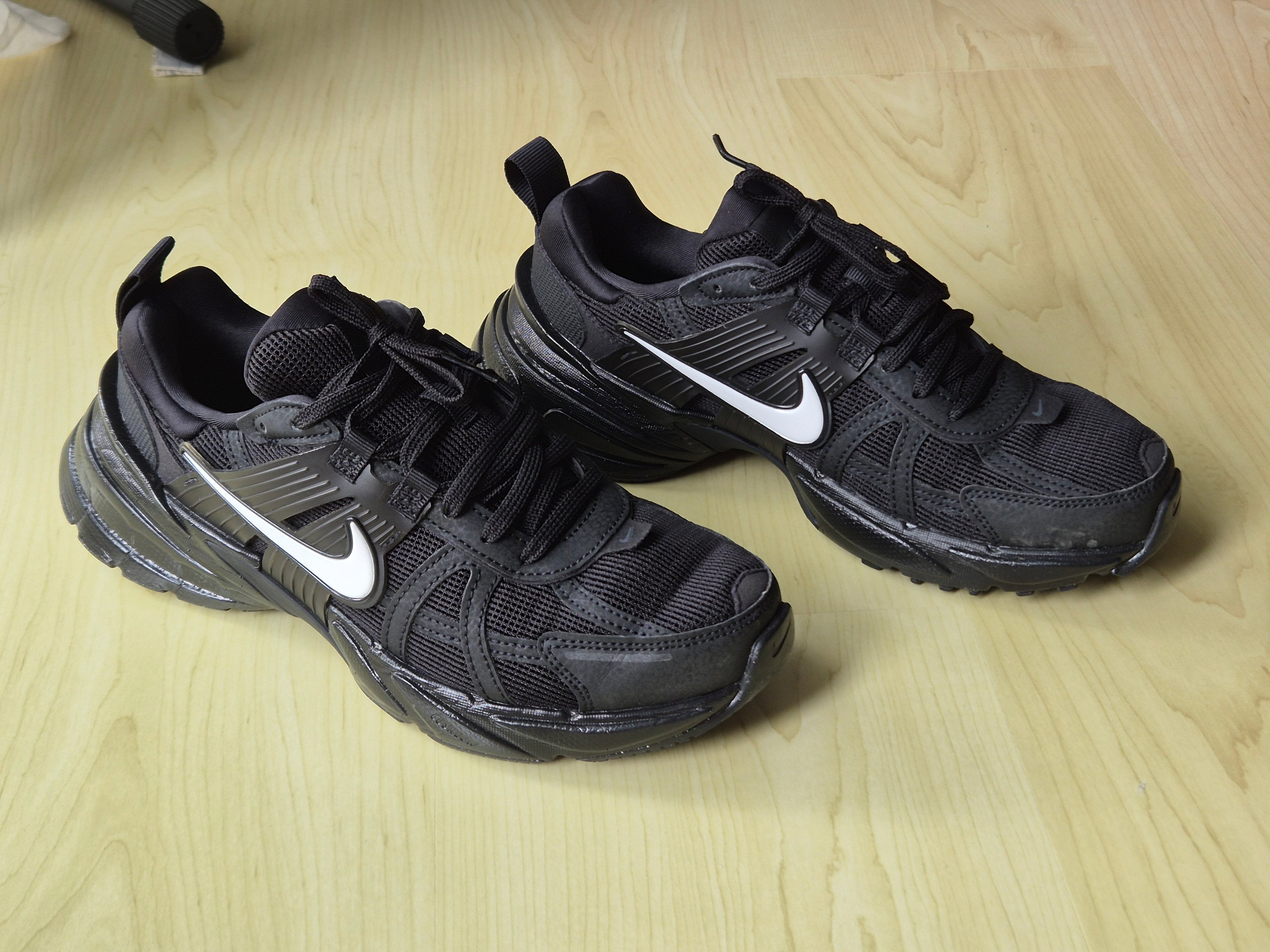 Nike V2K Run „Black Anthracite/Chrome“, EU 39 – sehr guter Zustand