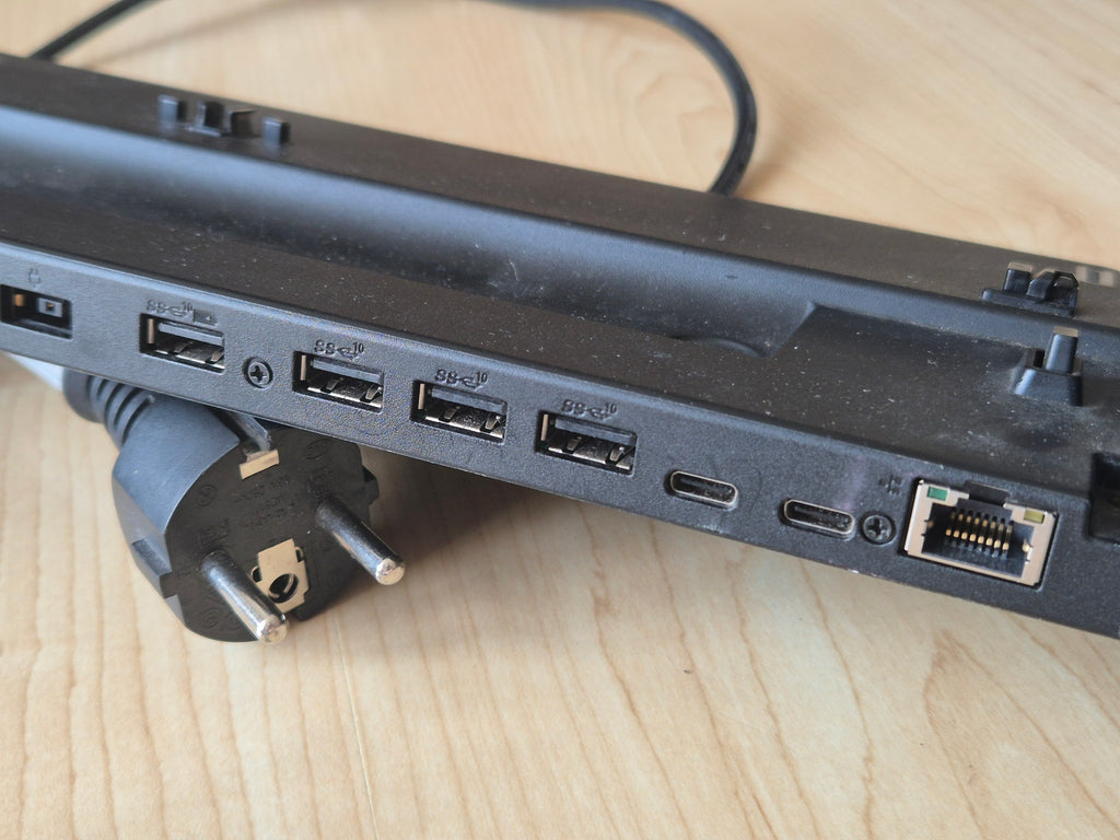 Lenovo ThinkPad Ultra Dock 40AJ + 135W Adapter, Black, Good Condition