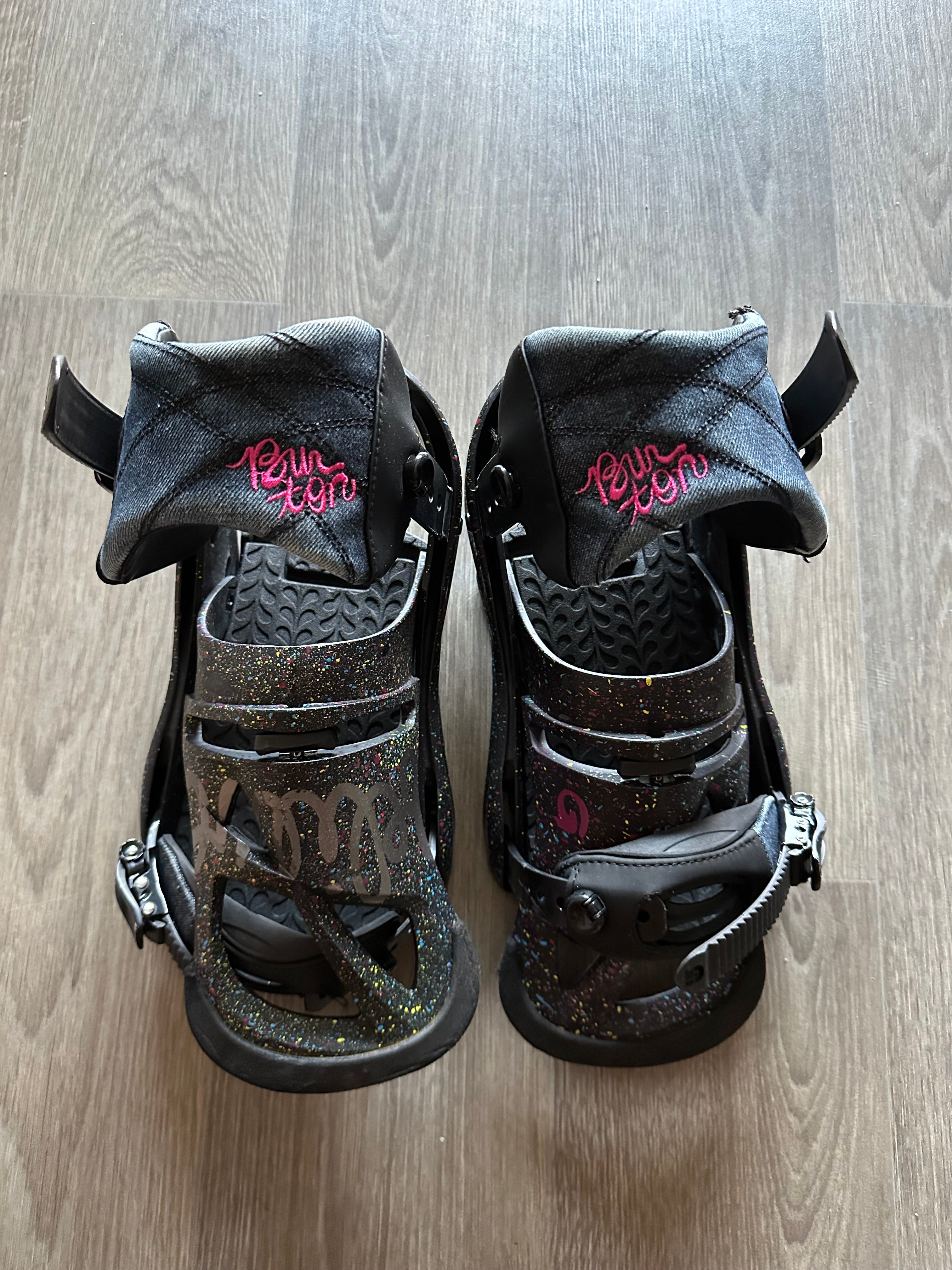 Burton Scribe Re:Flex Damen Snowboardbindung – Schwarz/Bunt, sehr guter Zustand