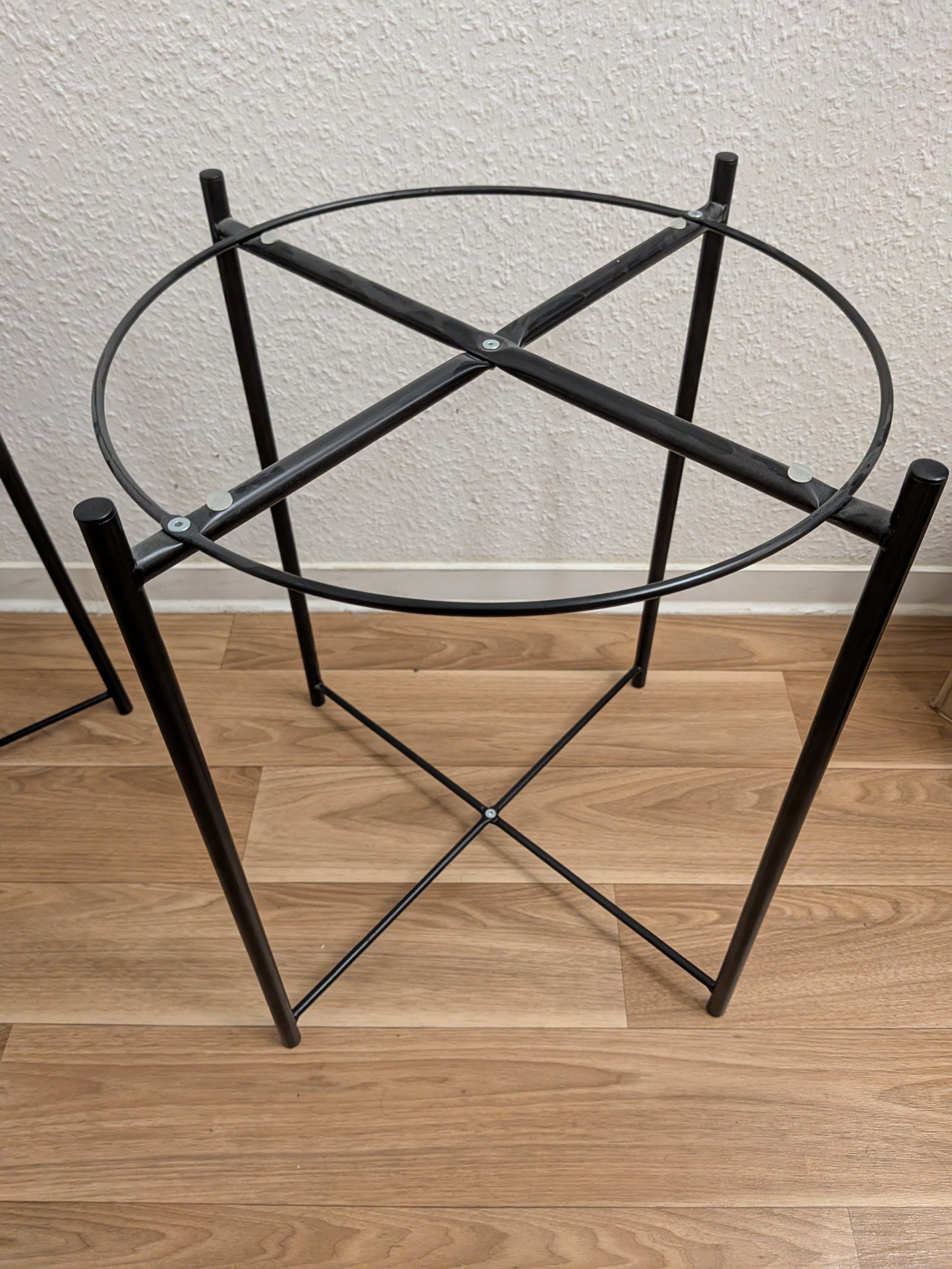 IKEA GLADOM Tabletttisch Schwarz Ø45cm | Abnehmbar | Wie Neu