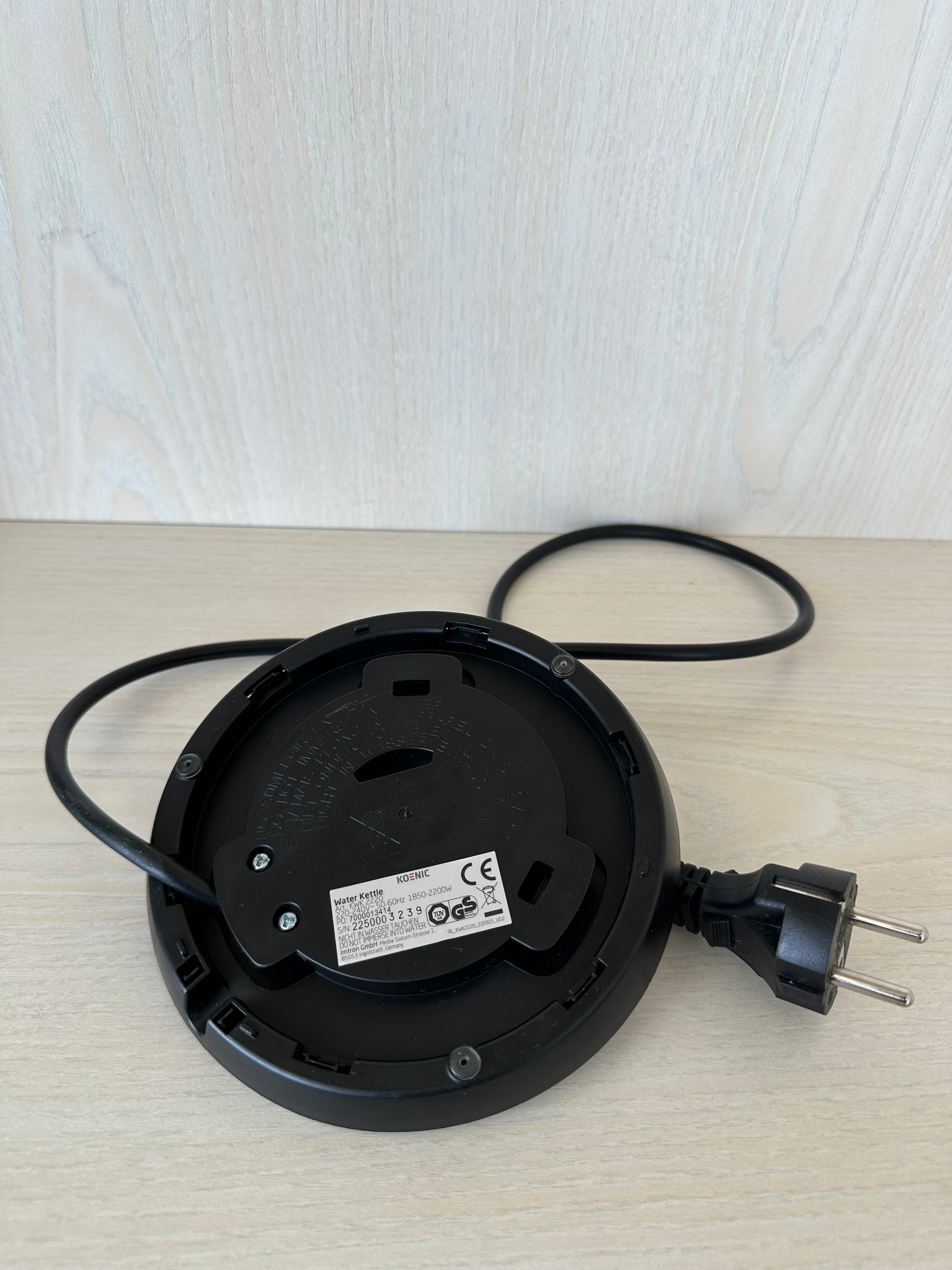 Koenic Kettle K17 – Glas, 1,7L, Silber/Schwarz, Sehr guter Zustand