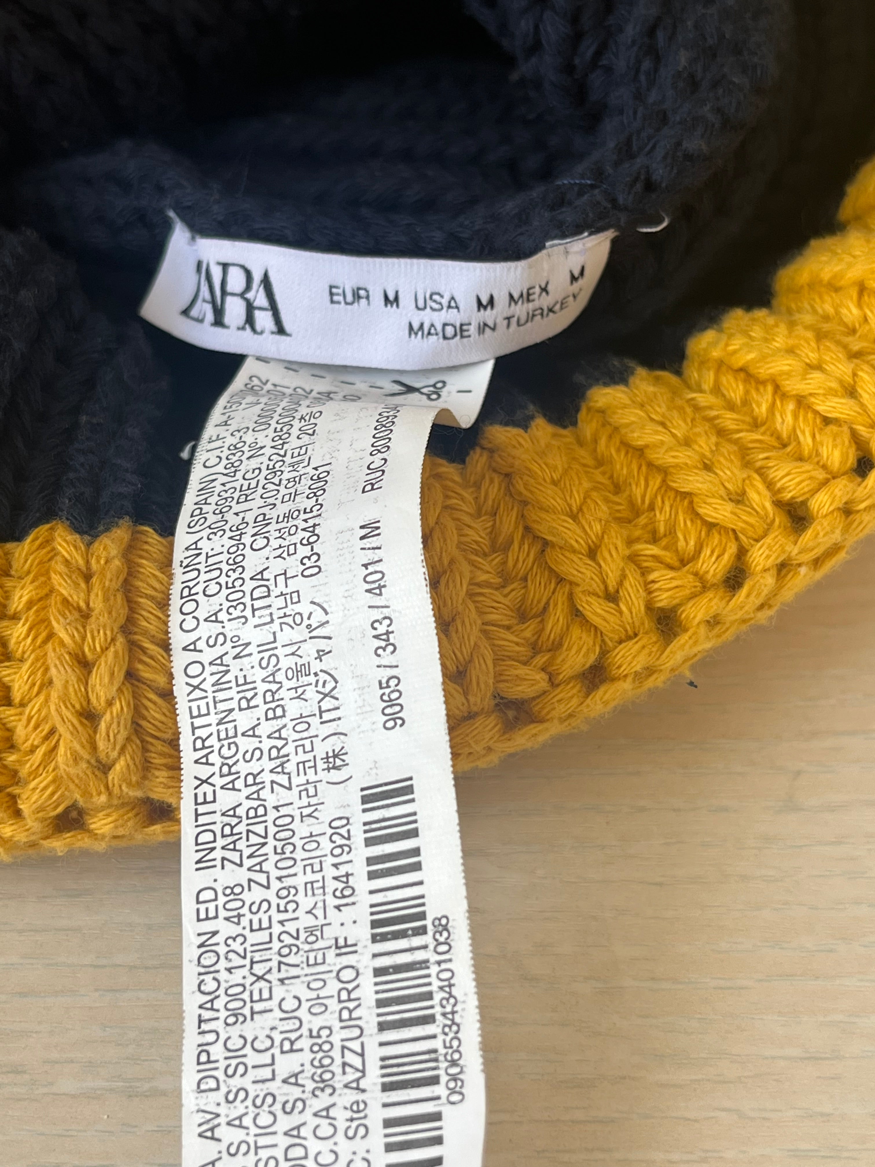Zara Colour-Block Beanie M Acryl Blau/Gelb Gut