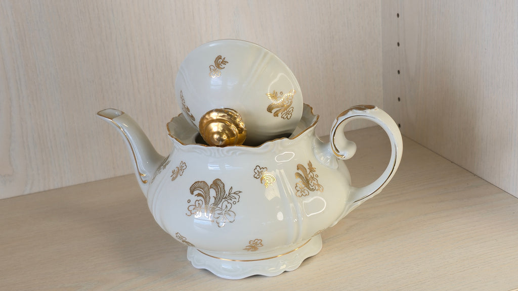 Royal Bayreuth Teapot | White & Gold Floral | Medium | Porcelain | Very Good