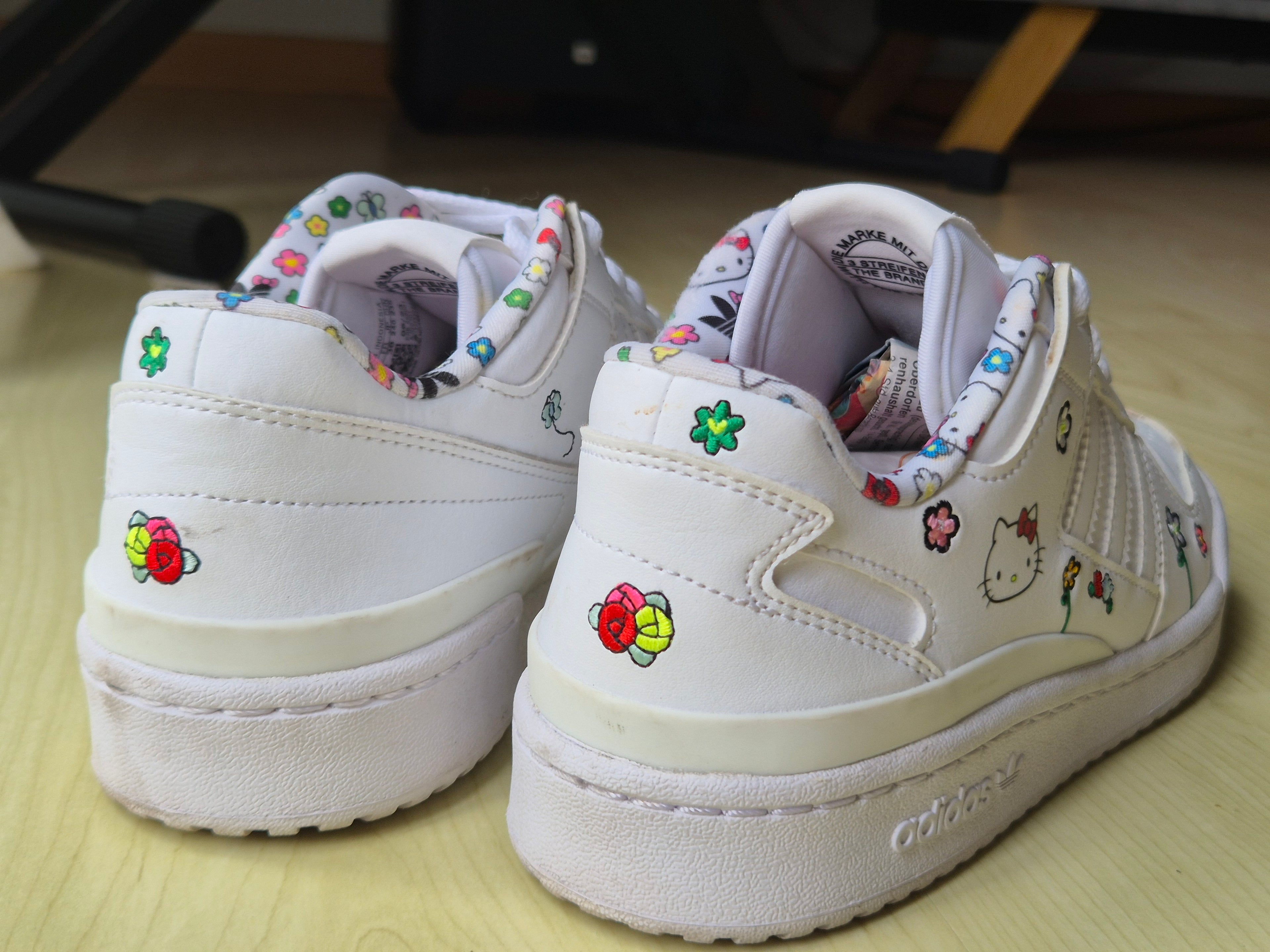 Adidas Forum Low Hello Kitty IG6031, Weiß/Schwarz/Gold, EU 38, guter Zustand