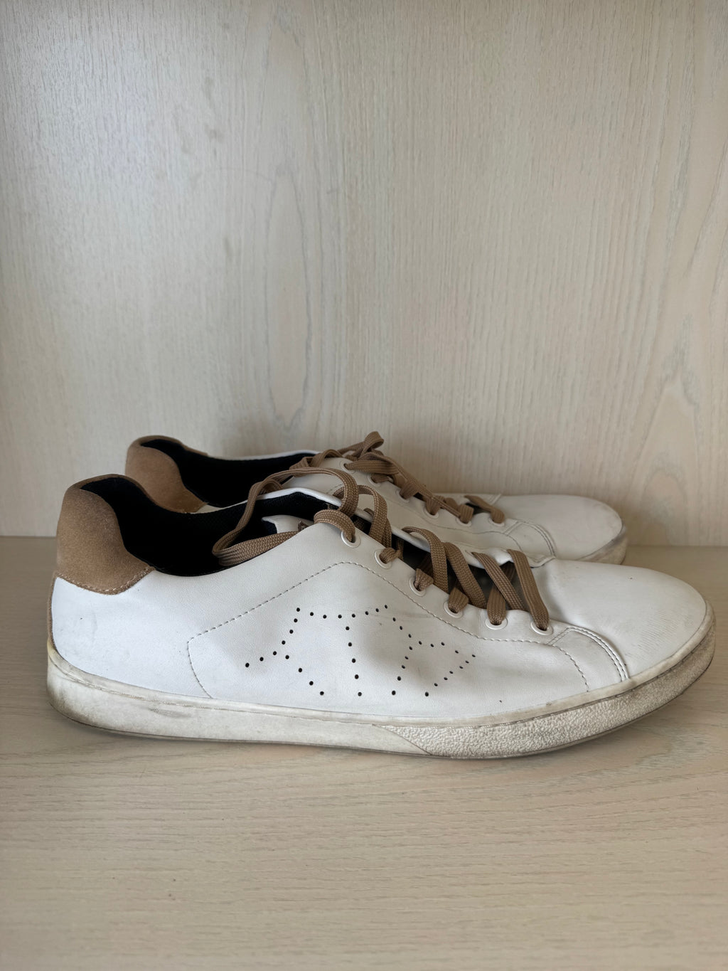 Joop! Men’s Leather Low Top Sneakers White/Beige EU 45 – Good Condition