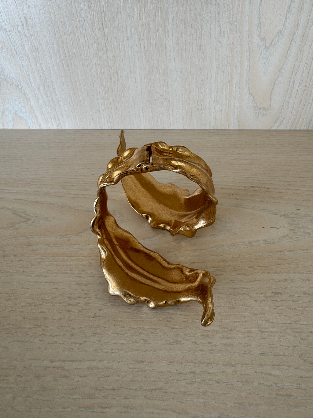 Paar Vintage französische Bronze-Gardinenhalter – Blattdesign, sehr guter Zustand