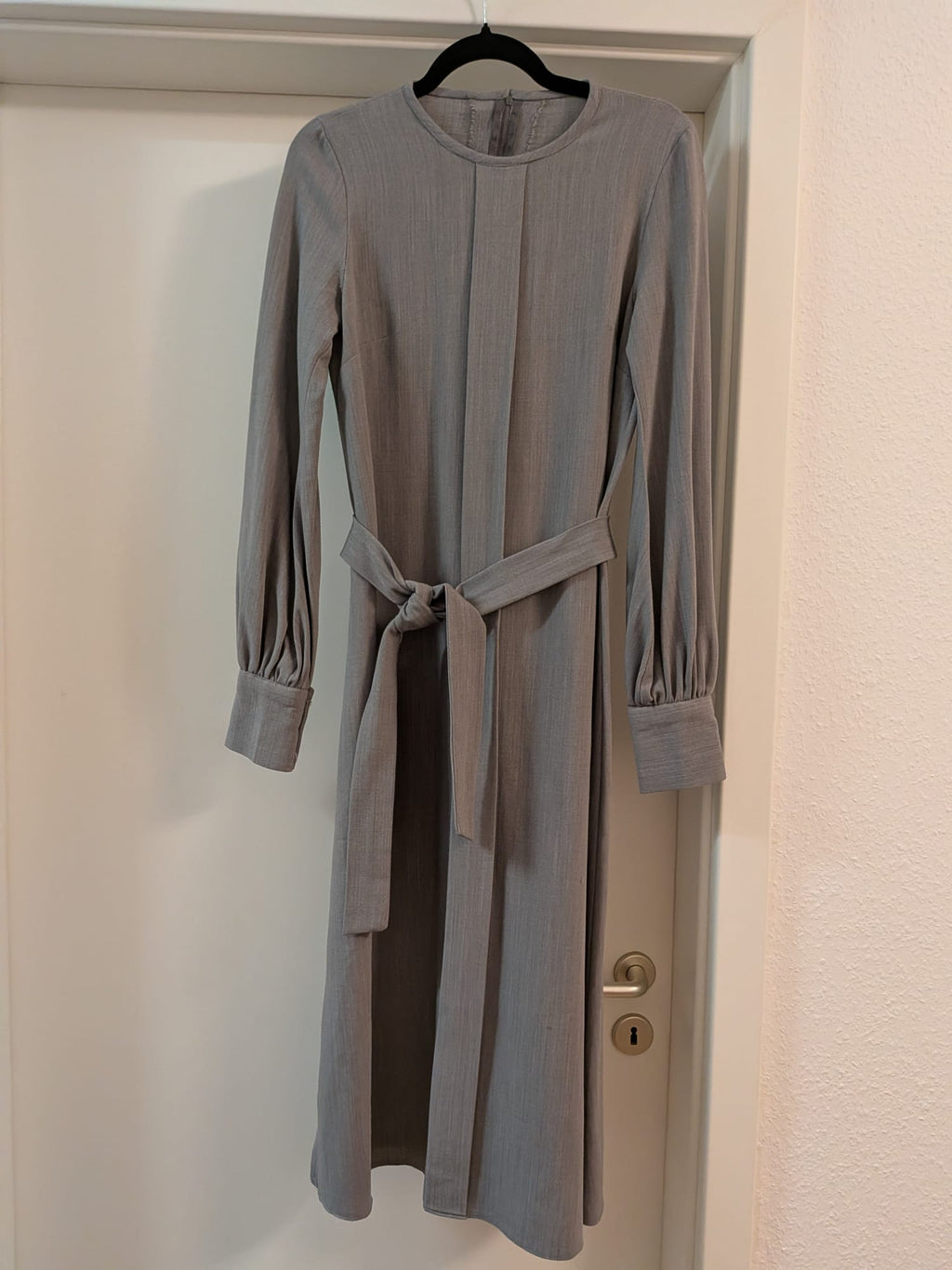 Self Made Belted Midi Dress – Grey, Medium, Crepe de Chine Silk, Very Good