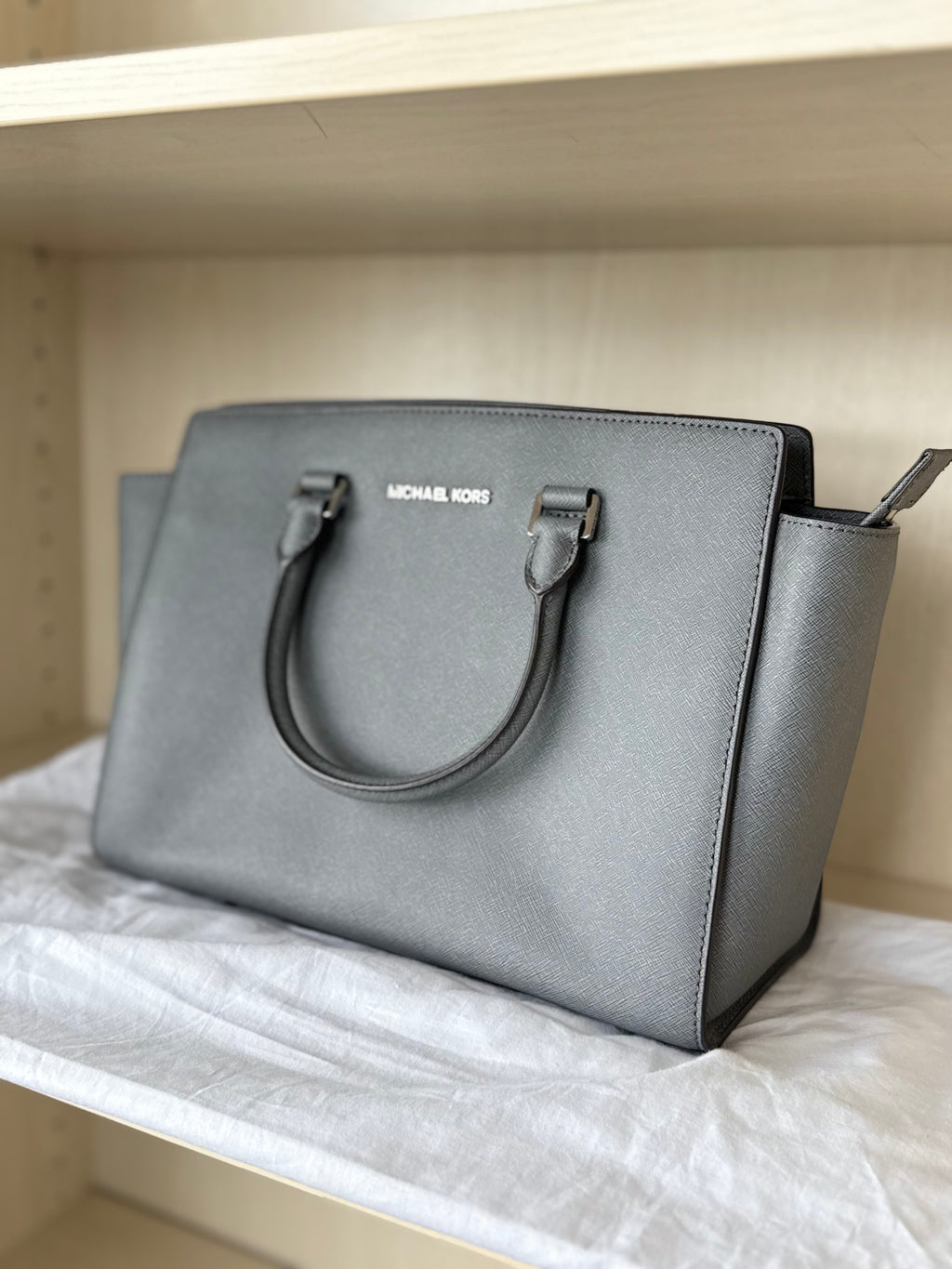 Michael Kors Selma Medium Satchel, Graphite Grey, Very Good Condition, 32cm