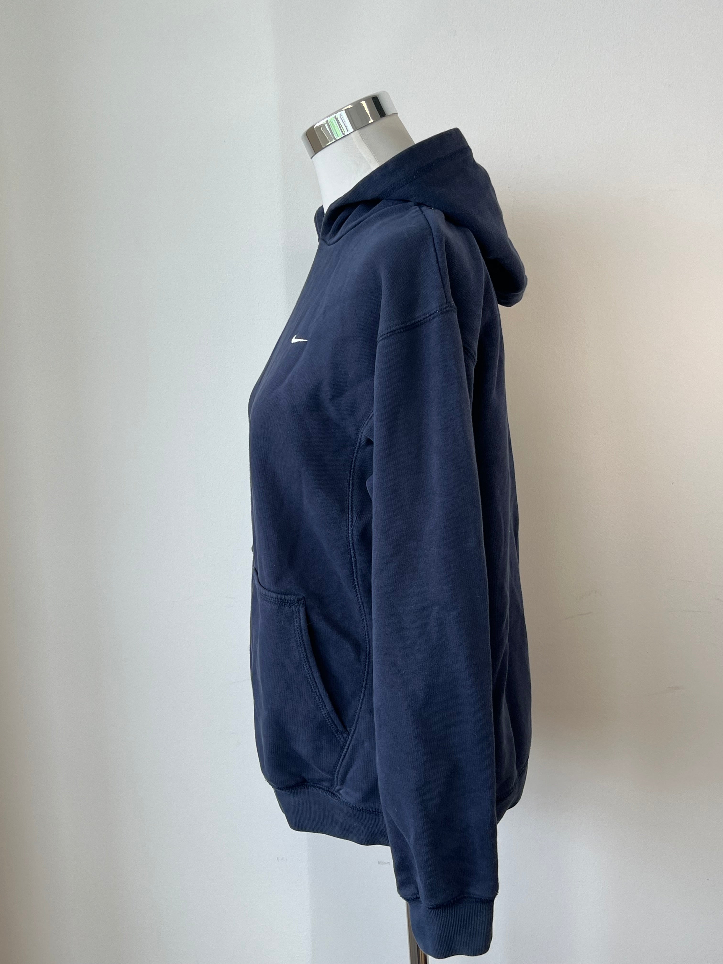 Nike Navy Mini Swoosh Hoodie Youth XL (158-170 cm) – Very Good Condition