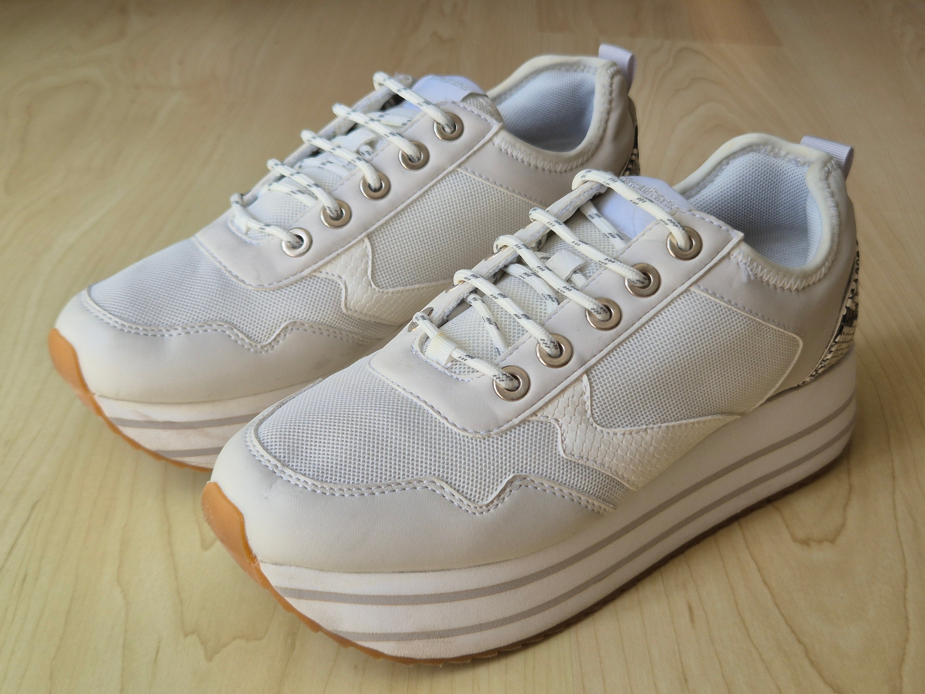Stradivarius Chunky Sneakers – Weiß, Schlangen-Print, EU 39, Sehr Gut